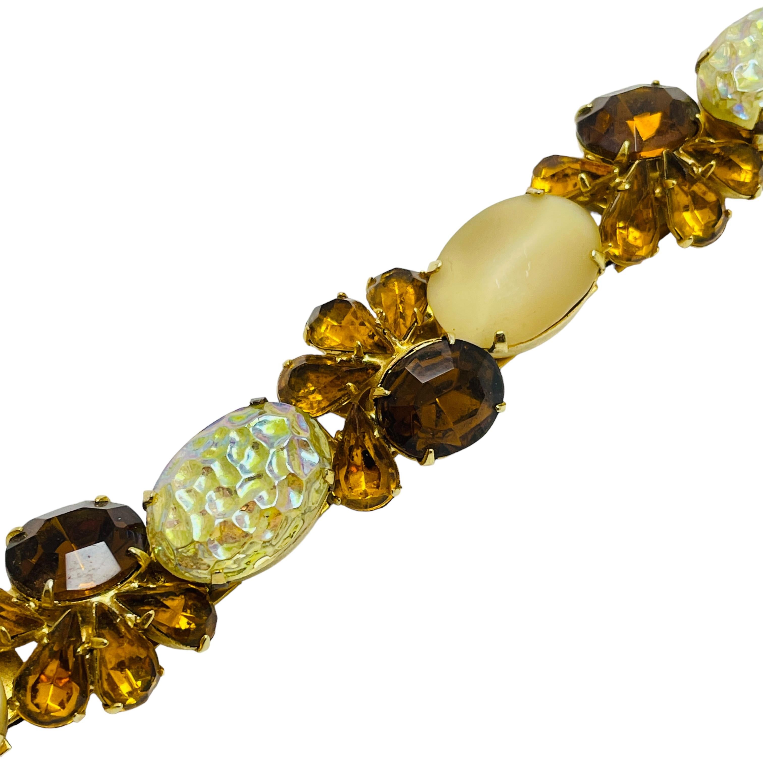 Bracelet design vintage avec pierres en verre et tonalité dorée Bon état - En vente à Palos Hills, IL