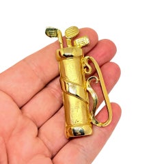 Vintage gold tone golfers club bag sports designer brooch
