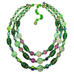 Collana vintage in vetro con perline di cristallo d'aurora verde e tono oro