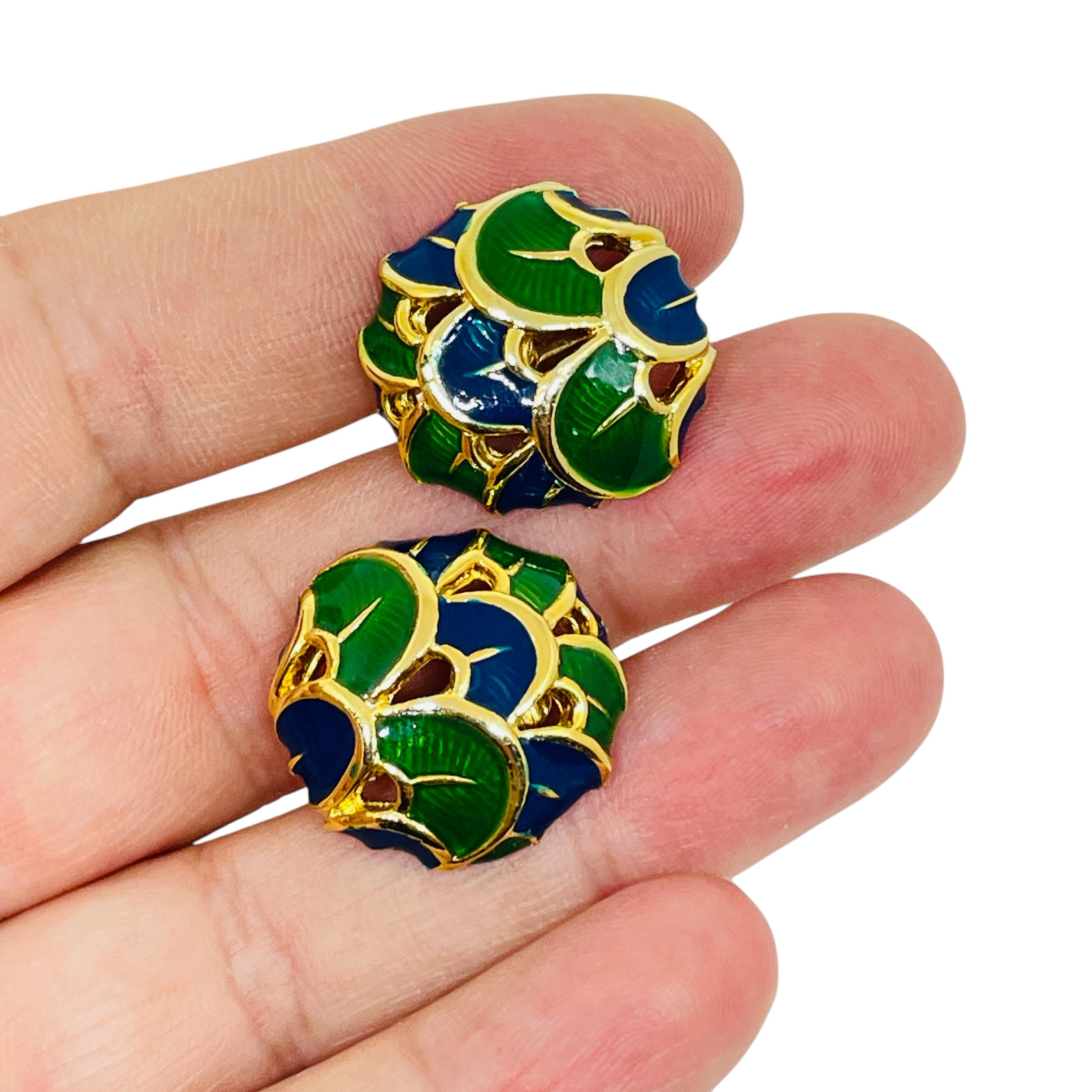 Women's Vintage gold tone green blue enamel clip on earrings For Sale