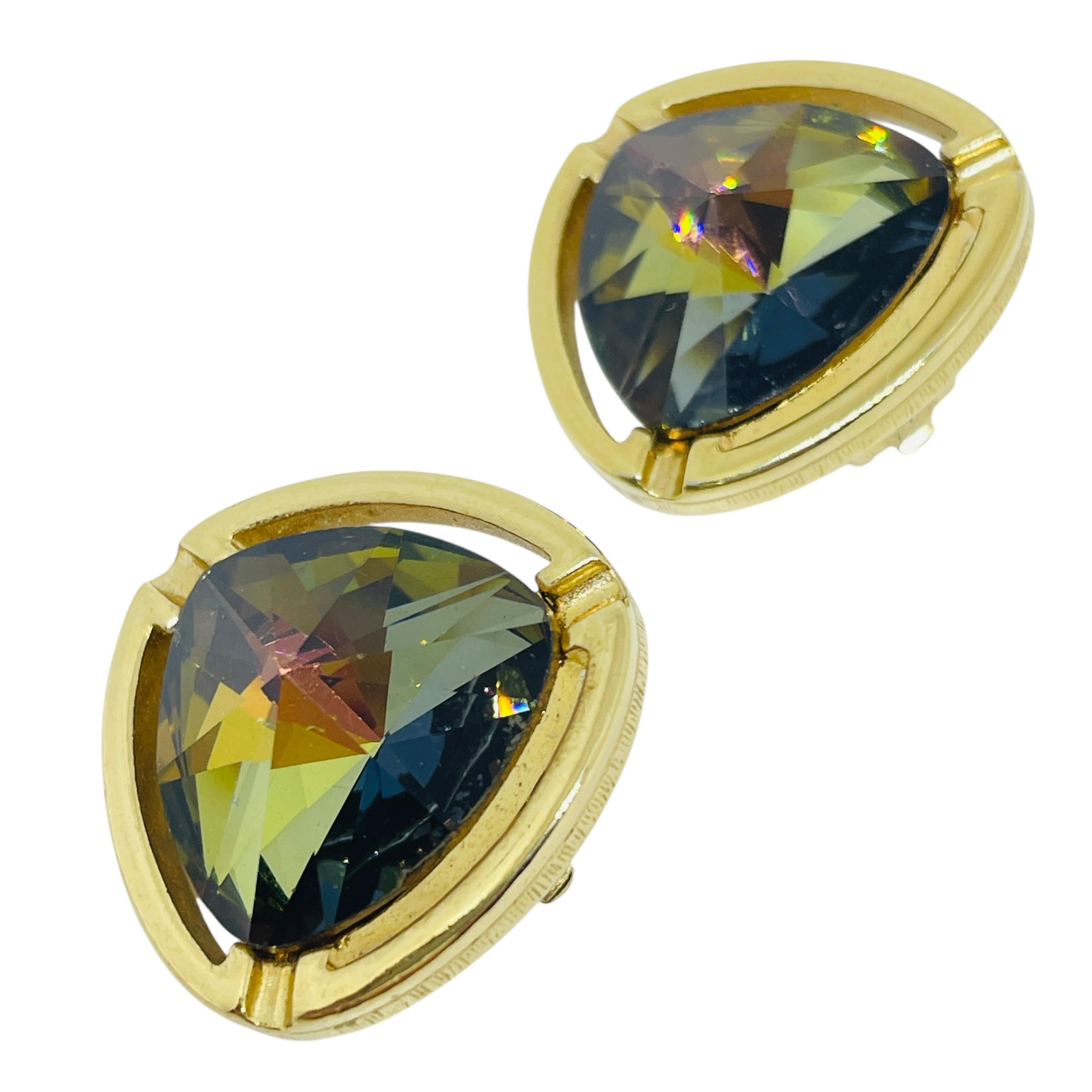 Vintage Goldton grüner Kristall Designer 80er Jahre Clip auf Ohrringe für Damen oder Herren im Angebot