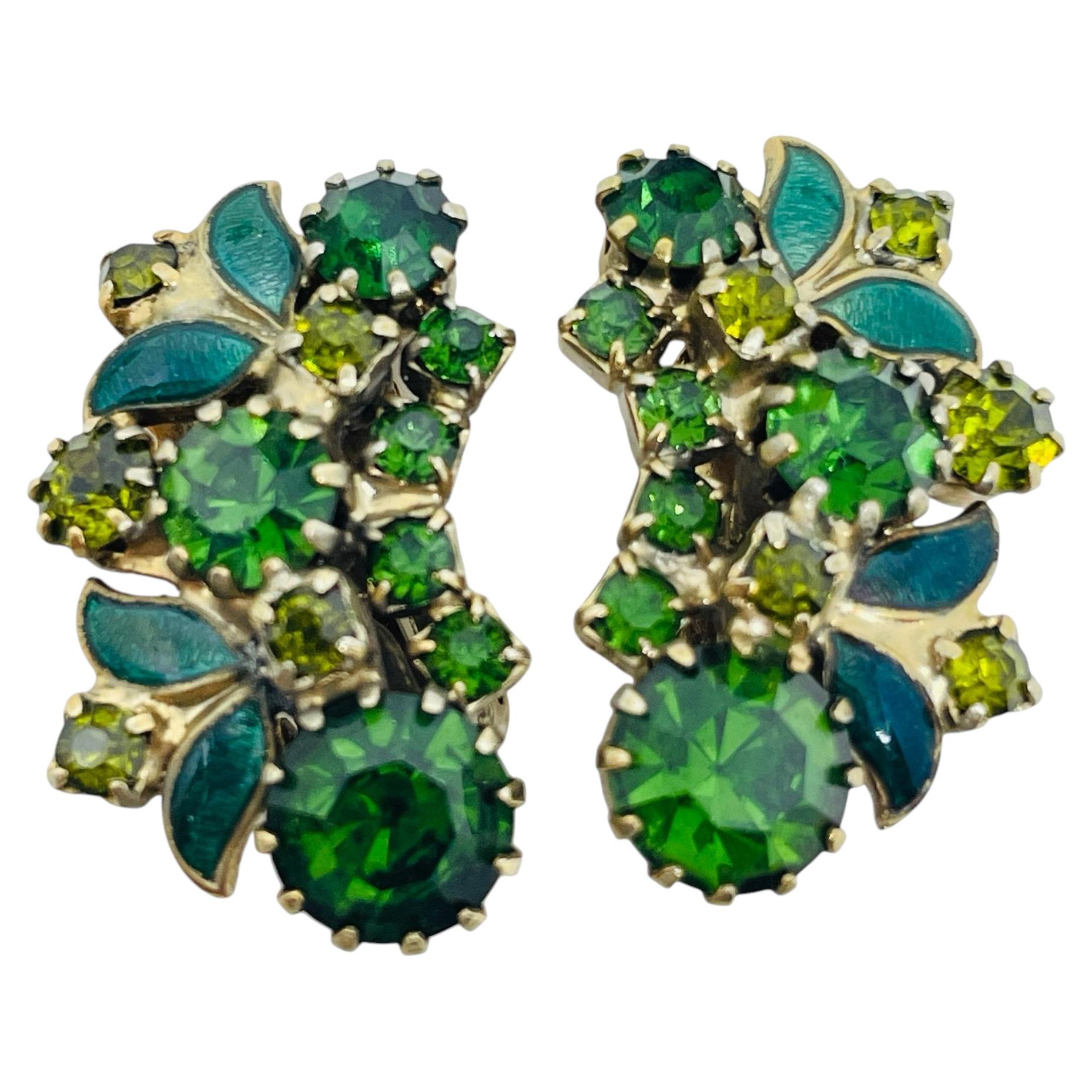 Pendientes de clip de diseño vintage en esmalte verde tono dorado en venta