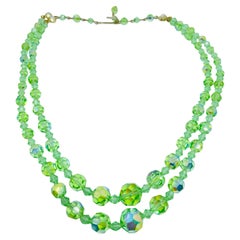 Collana di design vintage con cristalli sfaccettati verdi e finitura dorata