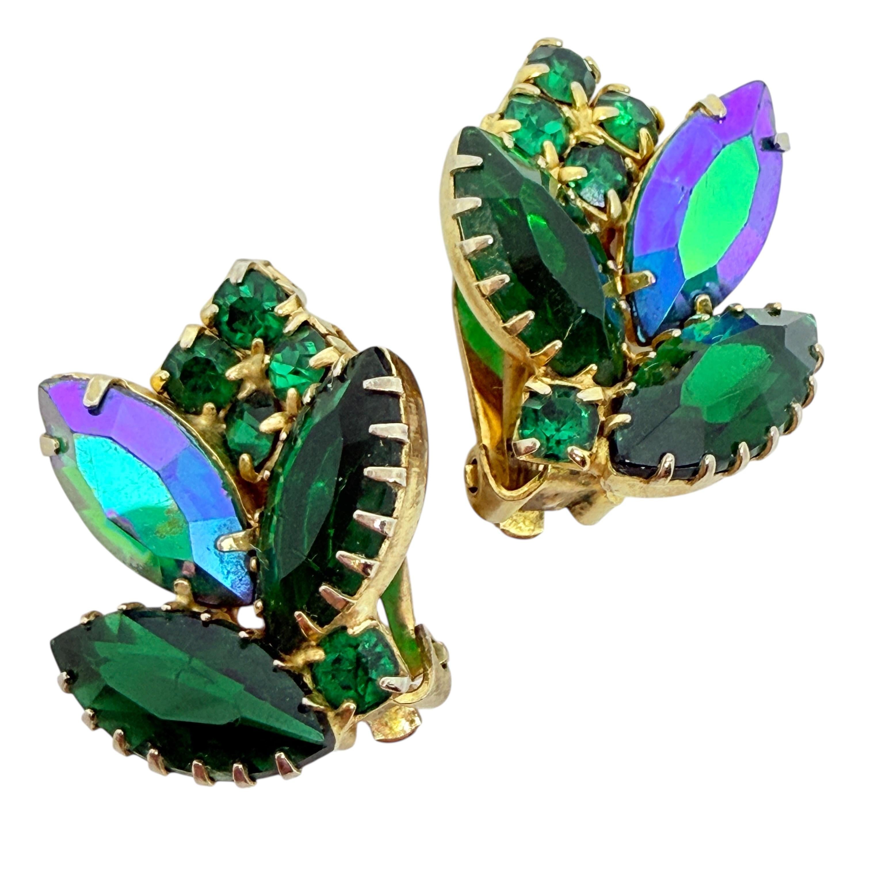 Goldfarbene Designer-Ohrringe aus grünem Glas mit Clip im Angebot 2