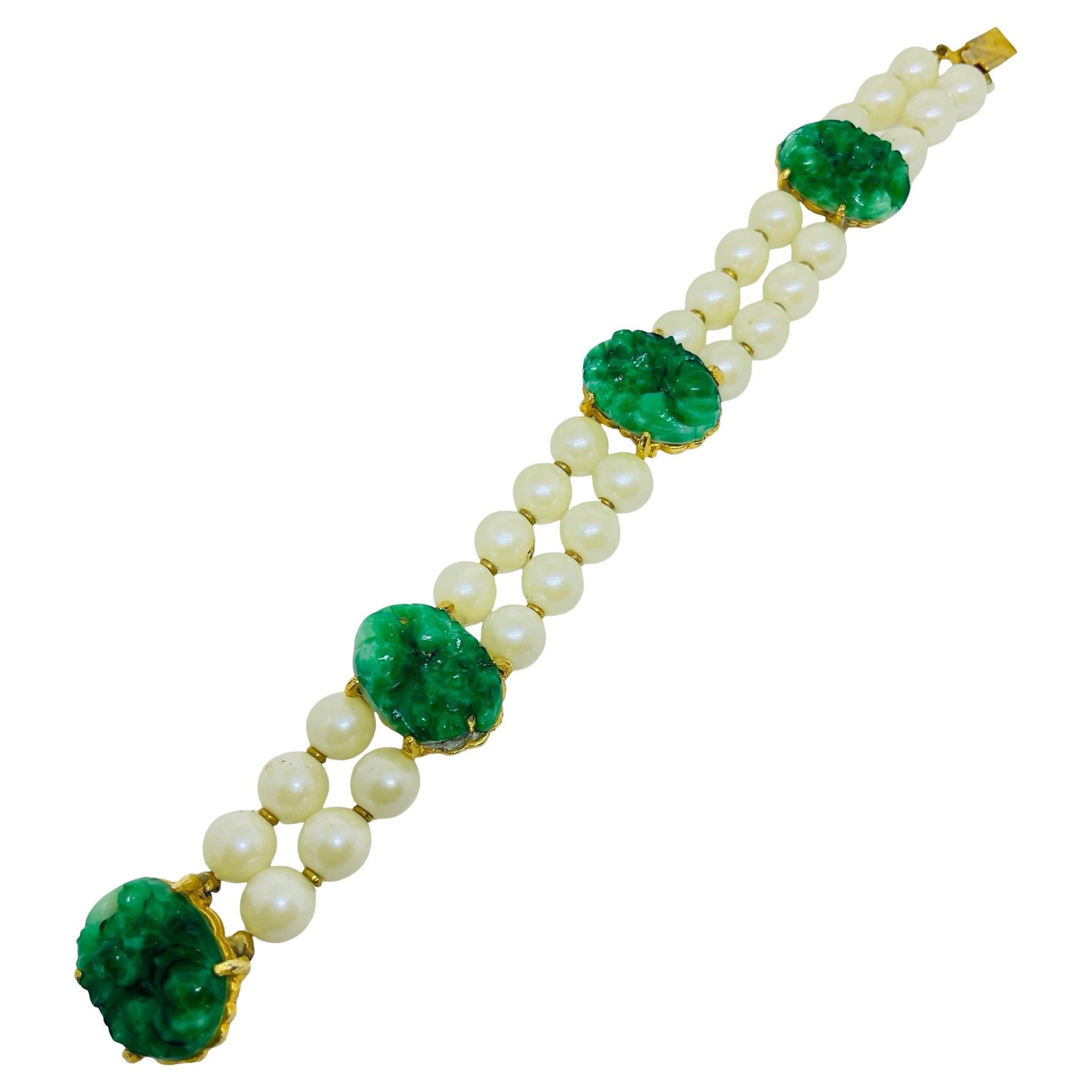 Bracciale vintage con perle di giada in vetro verde e tonalità oro
