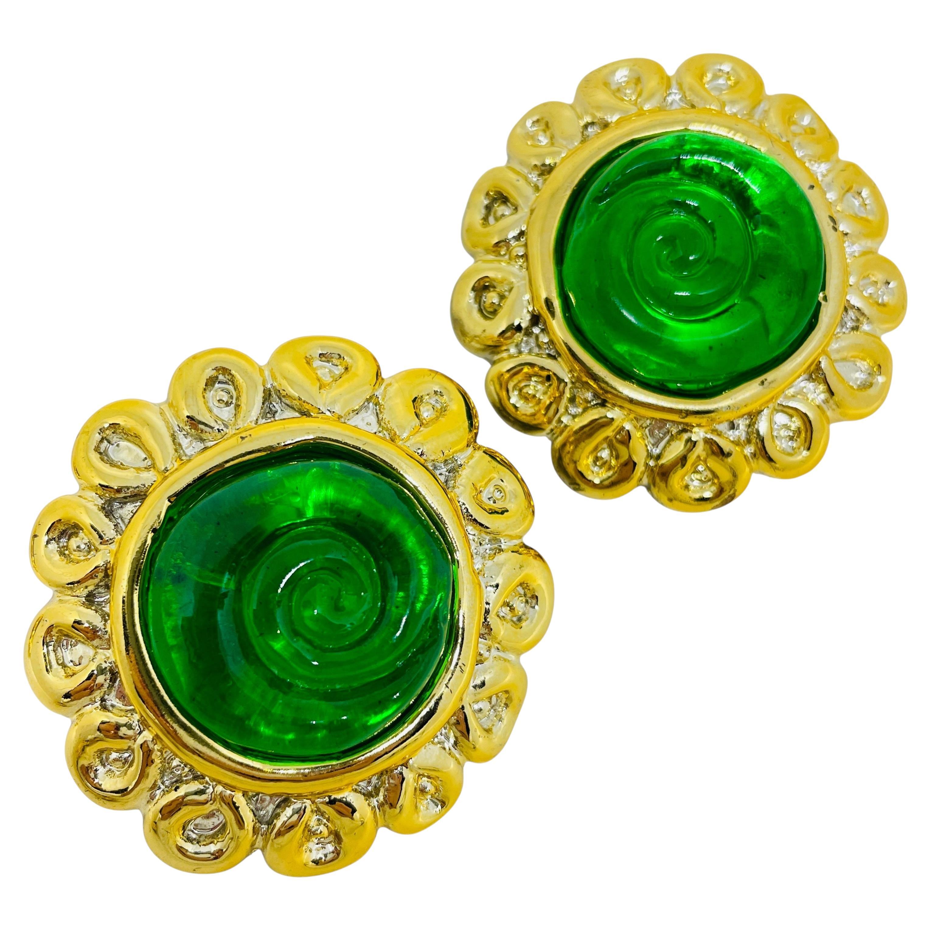Orecchini a clip vintage in resina verde dorata di design anni
80