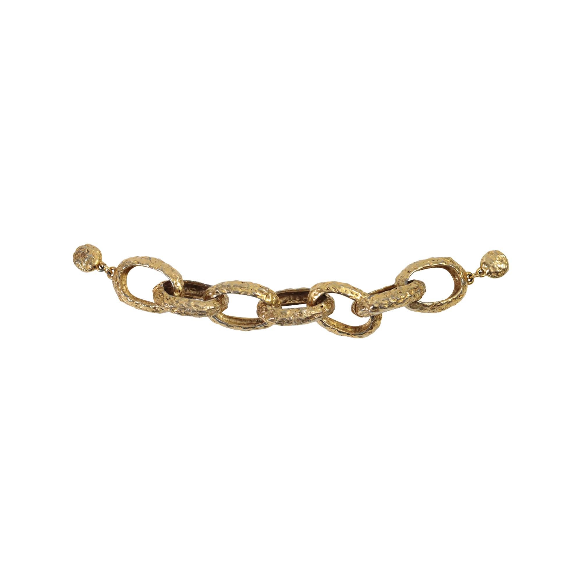 Vintage Gold Tone Hammered Heavy Link Bracelet Circa 1980 en vente 2