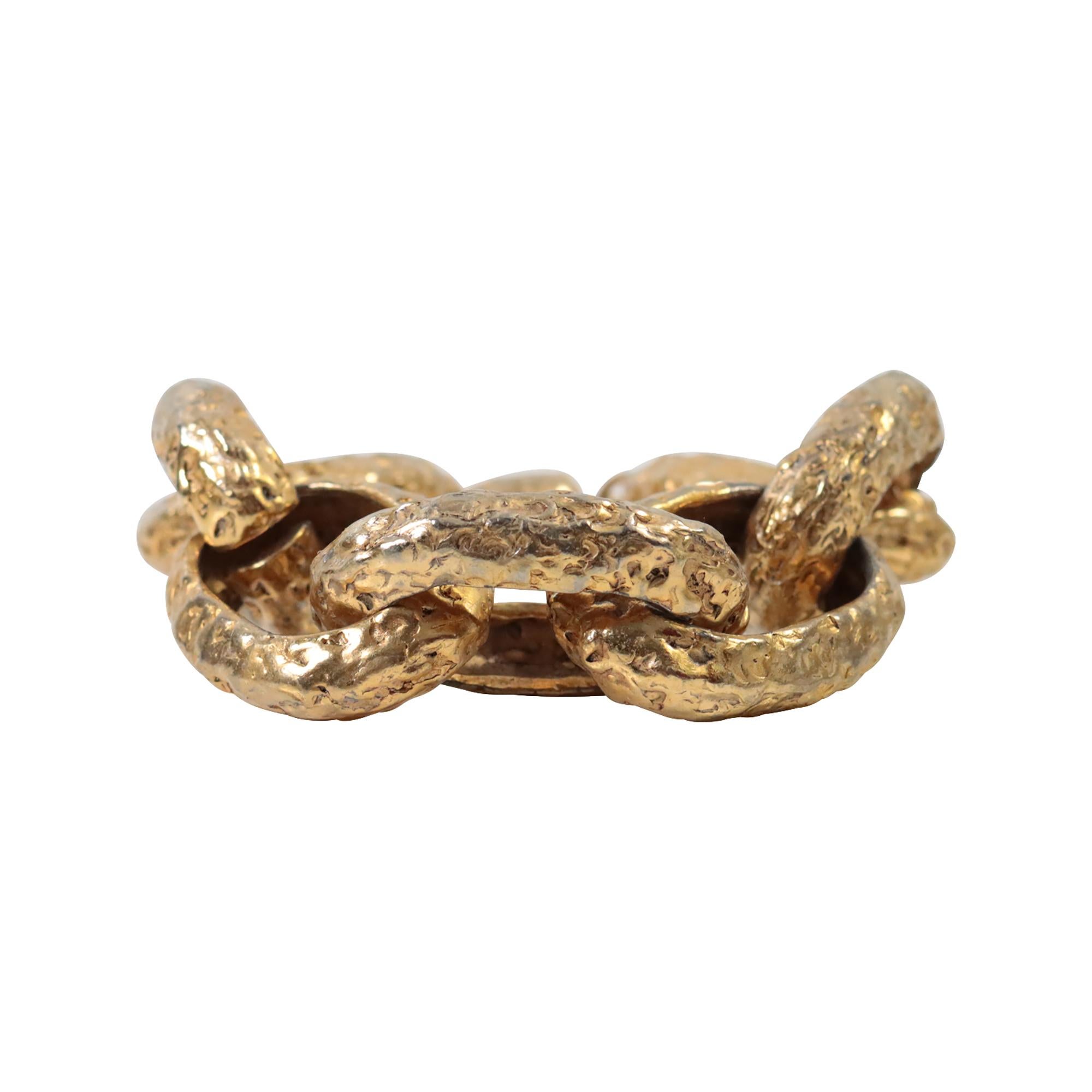 Vintage Gold Tone Hammered Heavy Link Bracelet Circa 1980 en vente 3