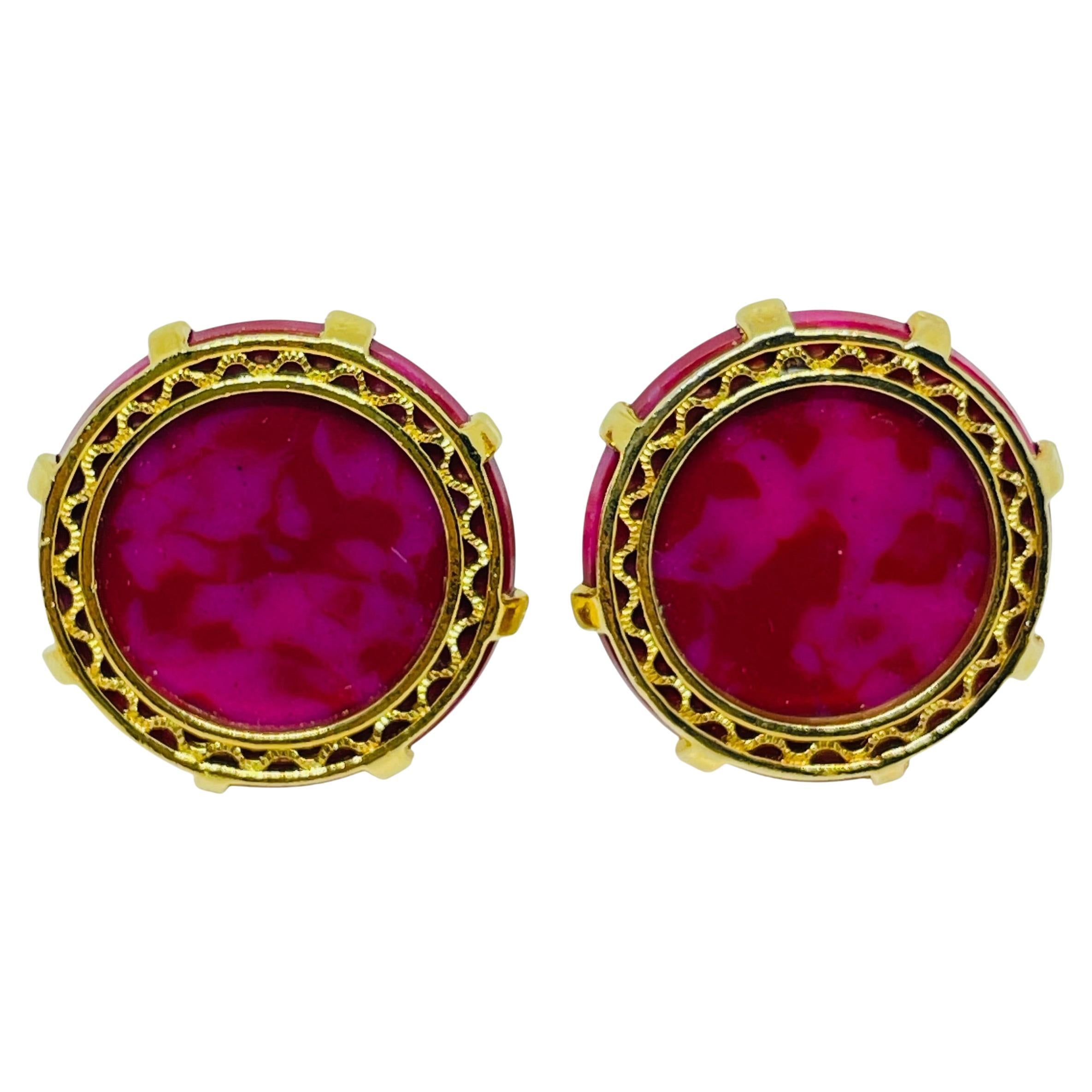 Vintage gold tone hot pink marbled glass massive designer cufflinks For Sale