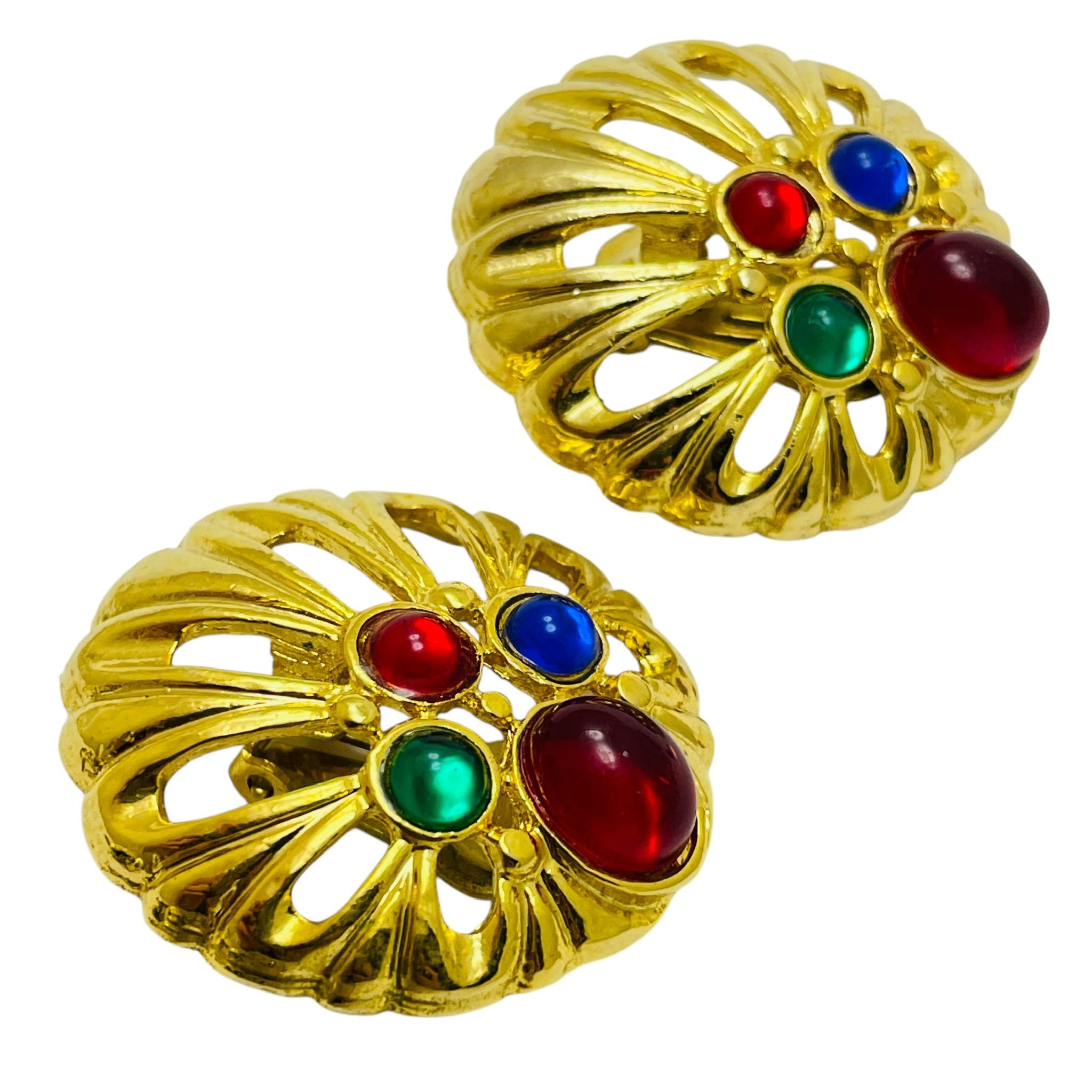 DETALLES

- sin signo 

- tono dorado con strass 

- broche vintage de diseño 

MEDIDAS  

- 

CONDICIÓN

-  muy buen estado vintage con mínimos signos de desgaste 

 Código 48

❤️❤️  JOYAS DE DISEÑO VINTAGE ❤️❤️

❤️❤️  BOUTIQUE DE ALEXANDER  ❤️❤️  