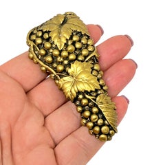 Vintage gold tone large grapes leafs resin fur clip