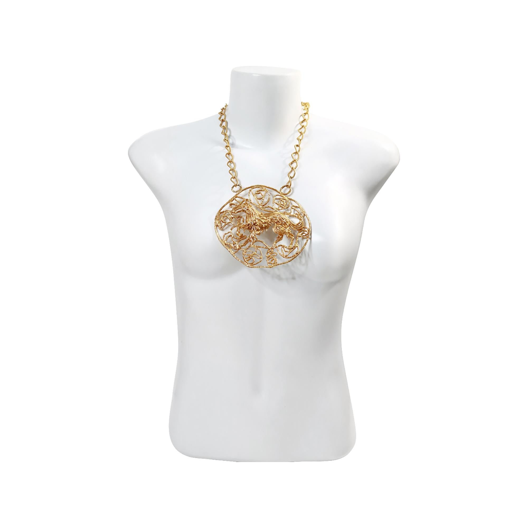 Oro vintage  Tono Collar Redondo Grande Circa 1980's Moderno en venta
