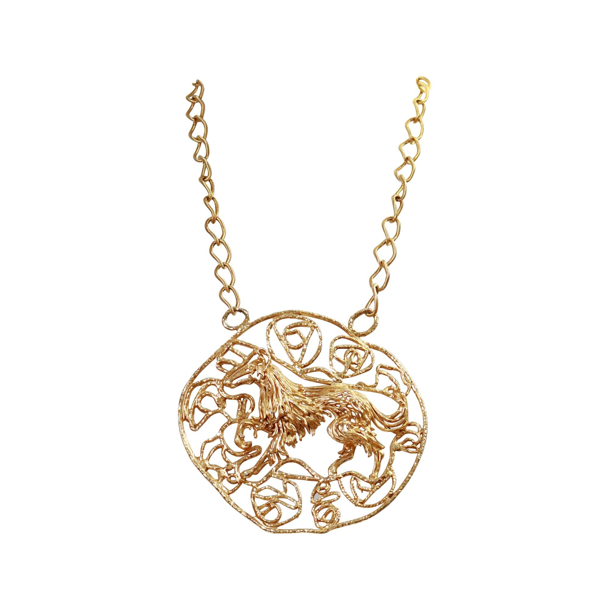 Femenino o masculino Oro vintage  Tono Collar Redondo Grande Circa 1980's en venta
