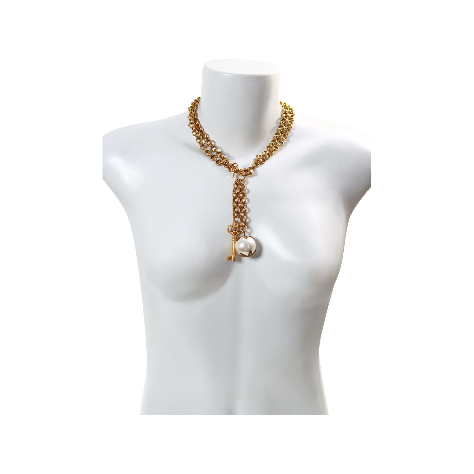 Vintage Gold Tone Lariat Drop Key and Faux Pearl Necklace Circa 1980's For Sale 1