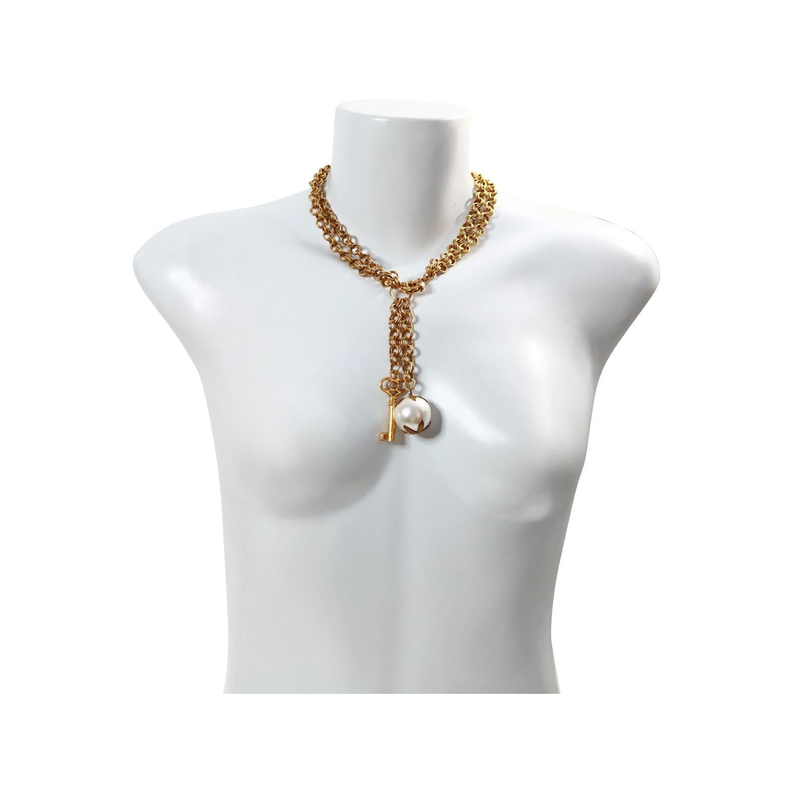 Vintage Gold Tone Lariat Drop Key and Faux Pearl Necklace Circa 1980's For Sale 2