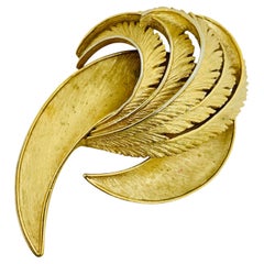 Vintage gold tone leaf designer brooch