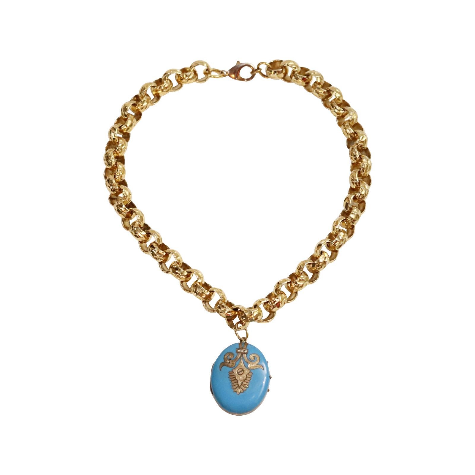 Collana vintage A Link in tonalità oro con medaglione smaltato, circa 1900. Collana vintage A Link in tonalità oro con medaglione smaltato, circa 1910.   Il medaglione misura 1,25