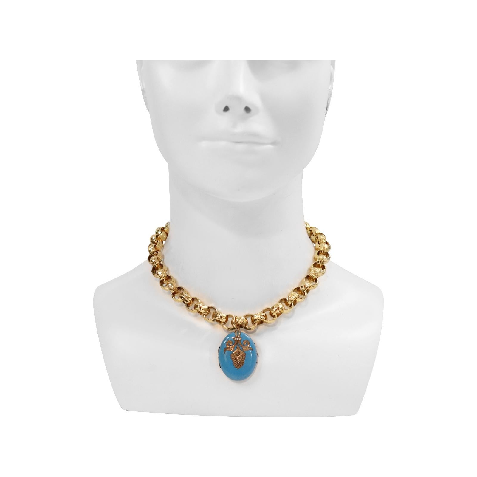 Collana vintage A Link in tonalità oro con medaglione smaltato circa 1910 in vendita 1