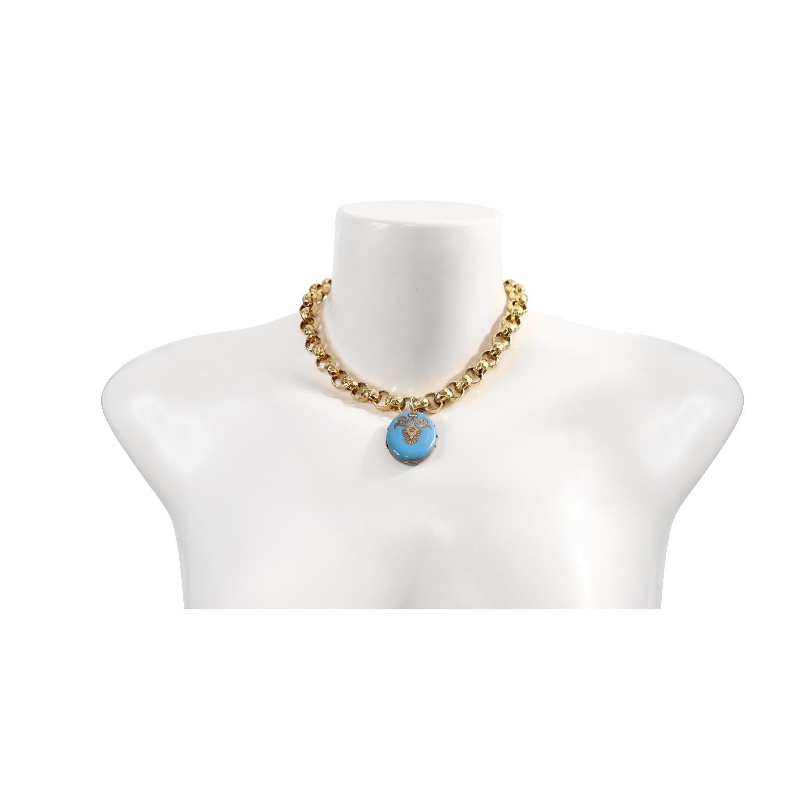 Collana vintage A Link in tonalità oro con medaglione smaltato circa 1910 in vendita 3