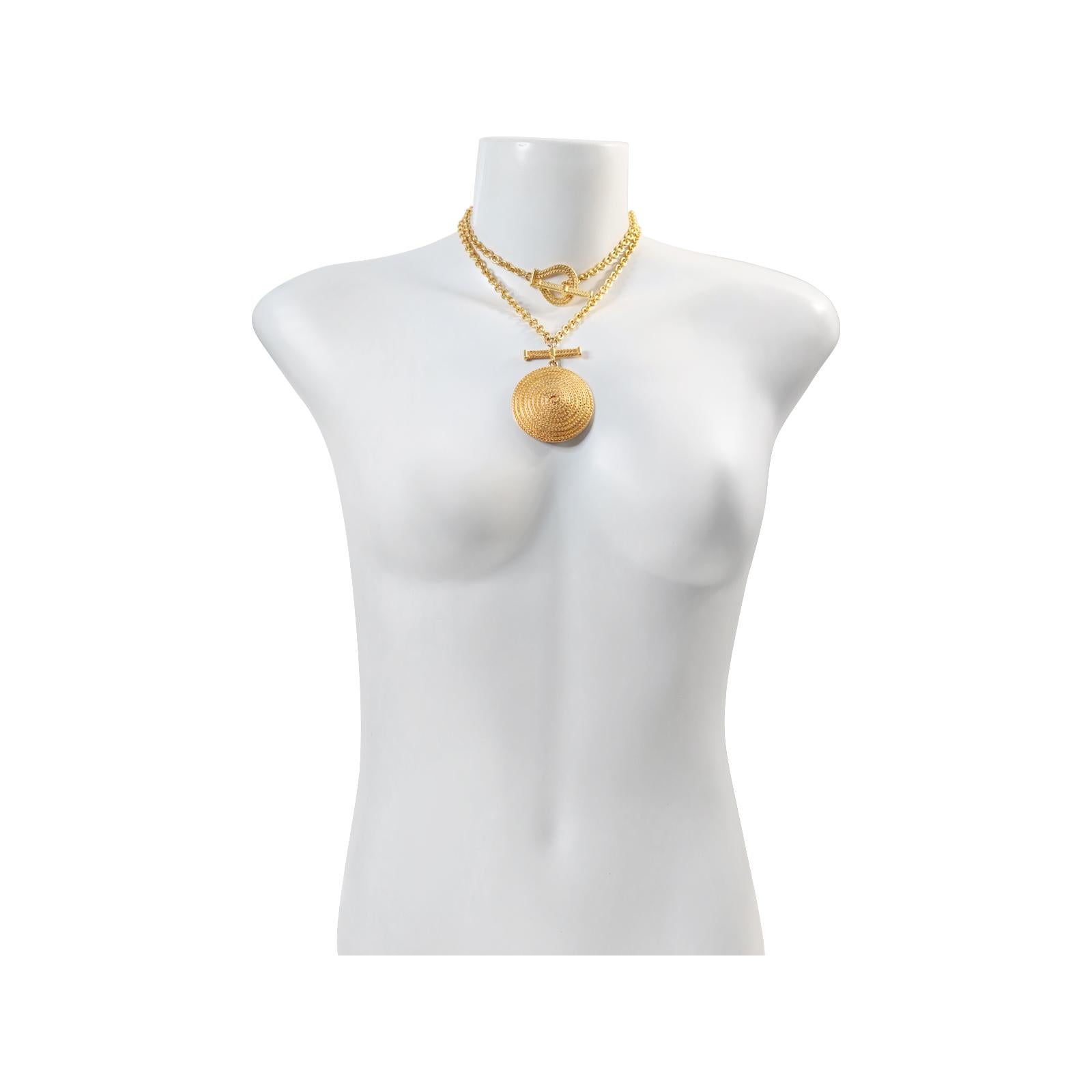 Women's or Men's Vintage Gold Tone Link Necklace With Lariat Closure Circa 1990s For Sale