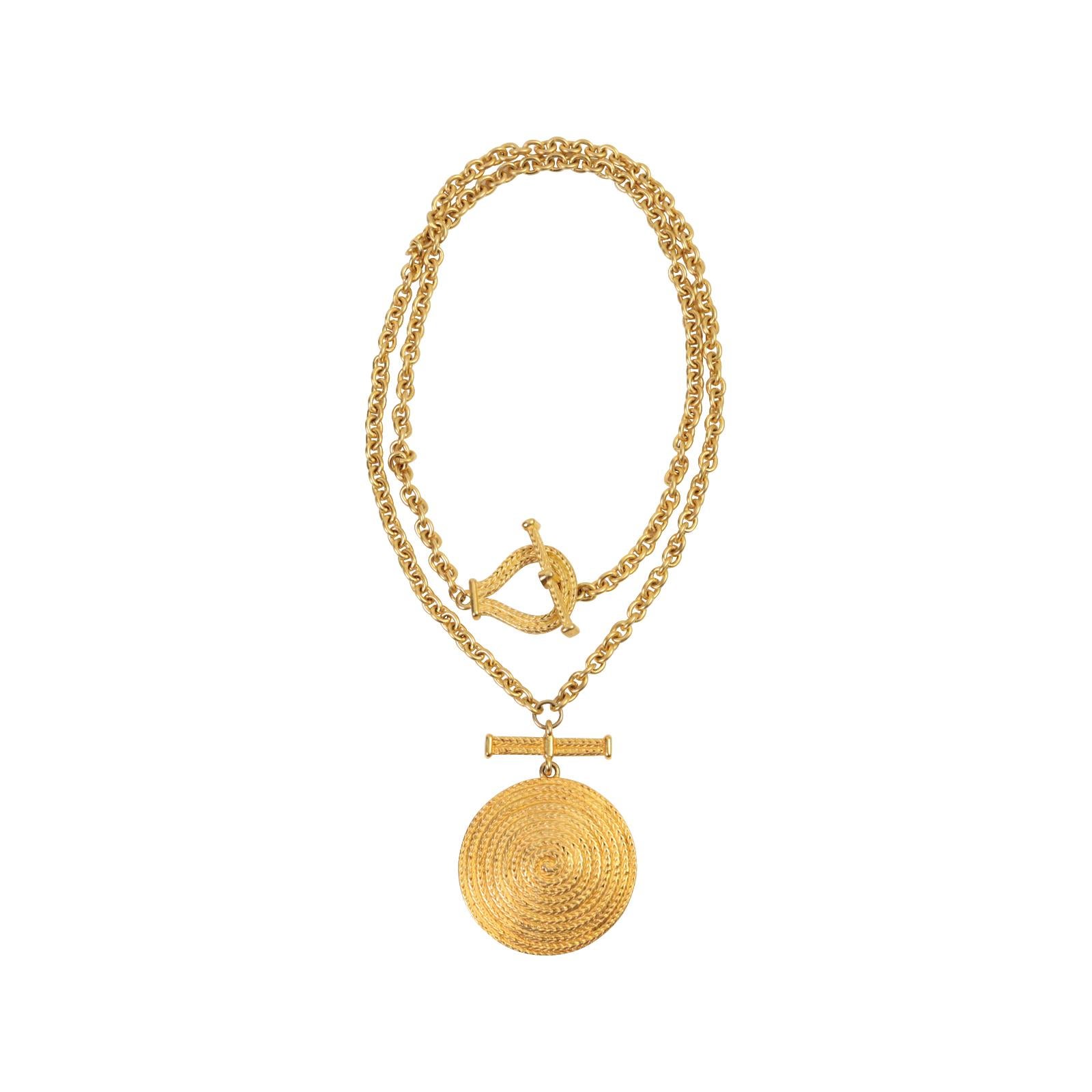 Vintage Gold Tone Link Necklace With Lariat Closure Circa 1990s For Sale 1