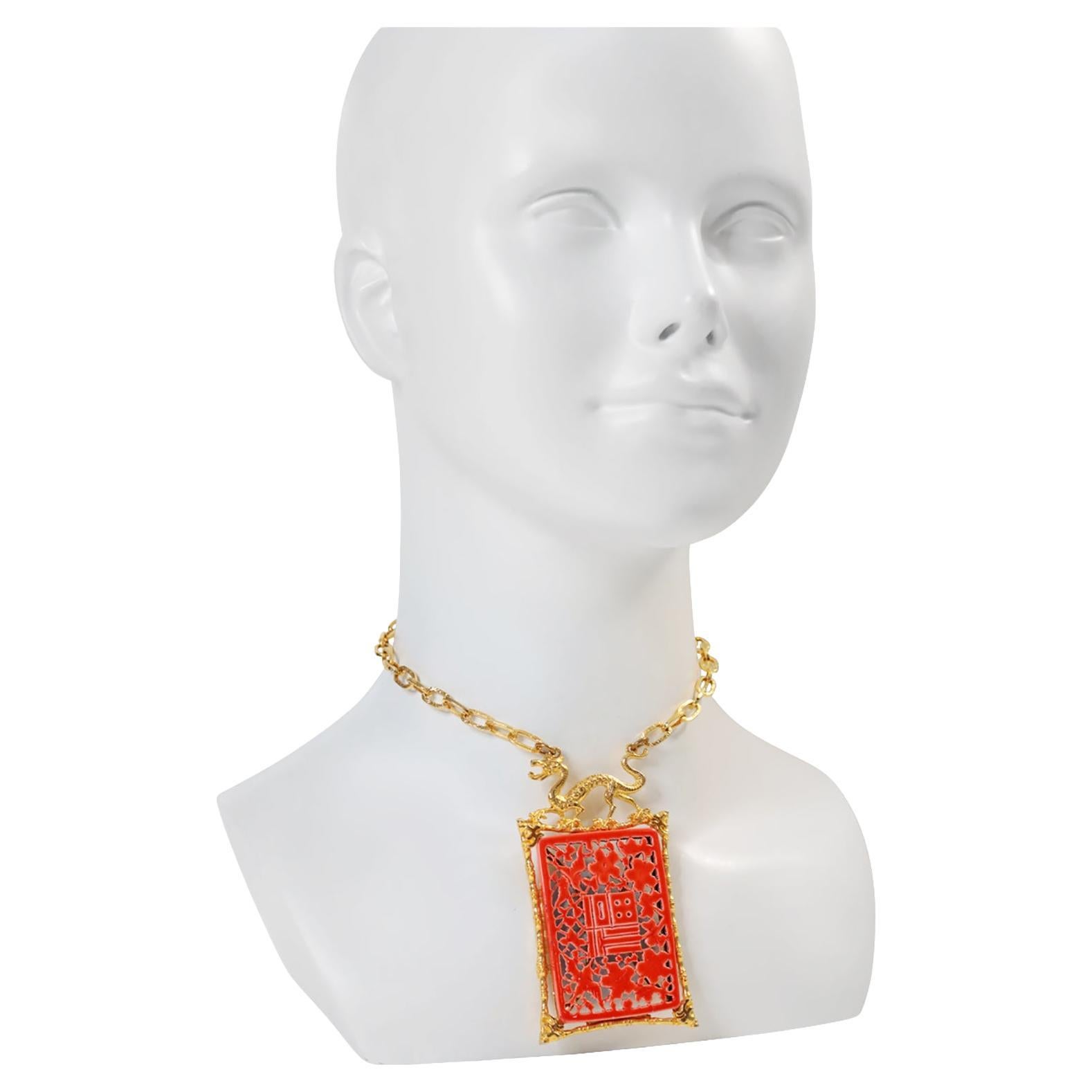 Collana vintage A Link in tonalità oro con smalto rosso, circa anni '70