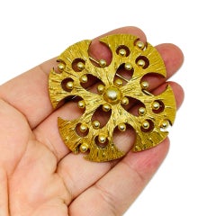 Vintage gold tone Maltese cross designer brooch