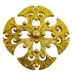 Vintage gold tone Maltese cross designer brooch