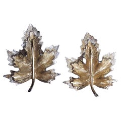 Orecchini a clip a forma di foglia d
acero in oro vintage con il marchio "Pat. Pend"