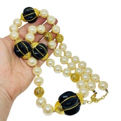 Vintage gold tone massive black resin beads pearl designer long necklace