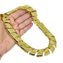Collar de diseño vintage de cuello macizo en tono dorado