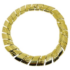Collar de diseño vintage de cuello macizo en tono dorado