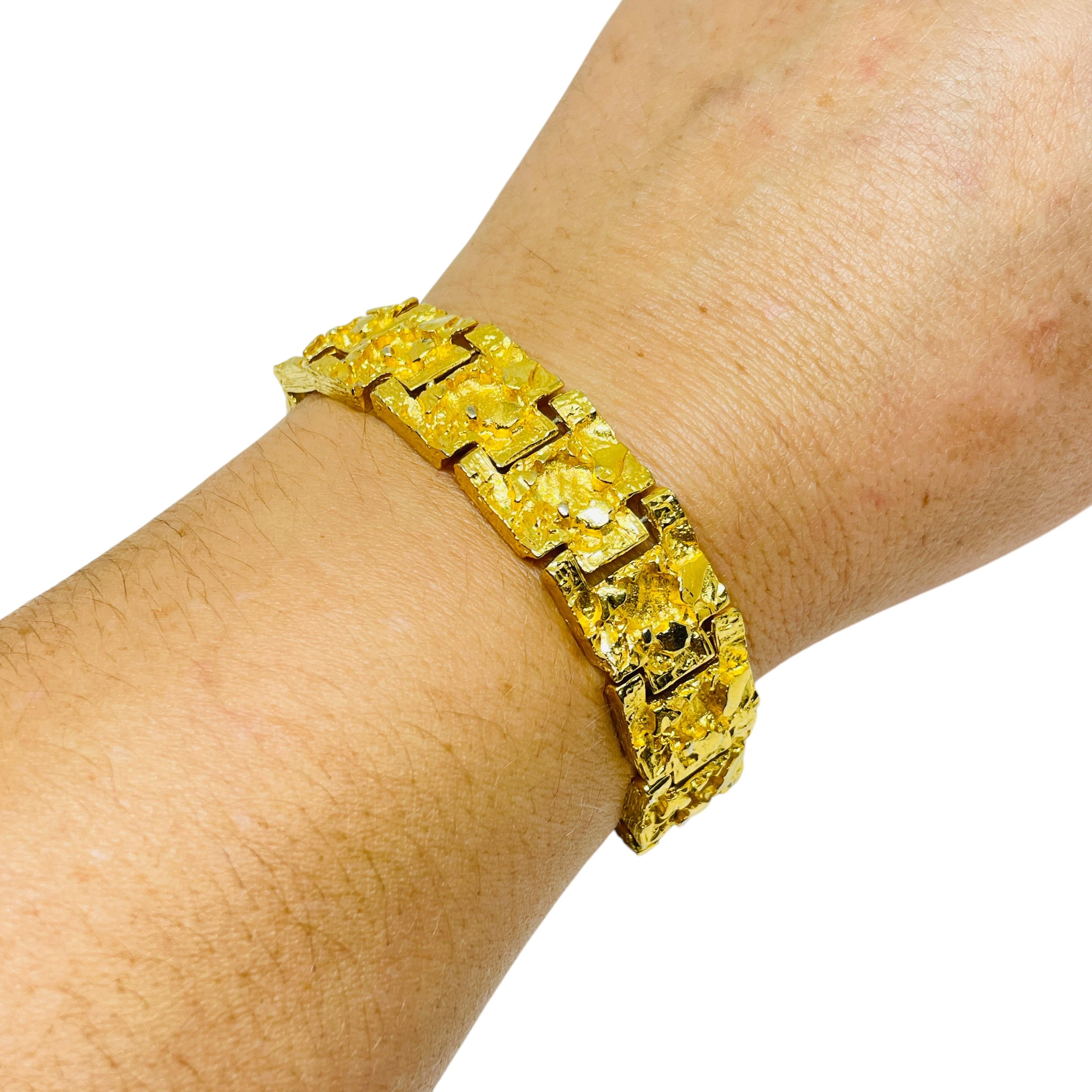 Bracciale di design vintage a maglie massicce in tonalità oro in vendita 1