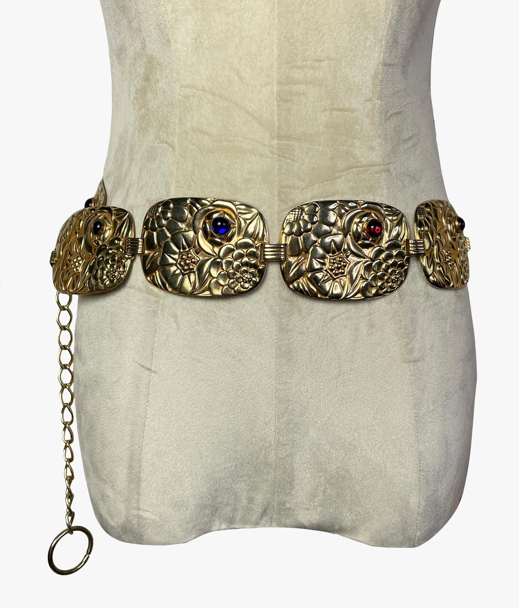 Vintage gold-tone metal belt with multicolor iserts, rectangular metal plates connected to each other

Length – 81 cm + 21 cm chain

Condition – very good

........Additional information ........

- Photo might be slightly different from actual item