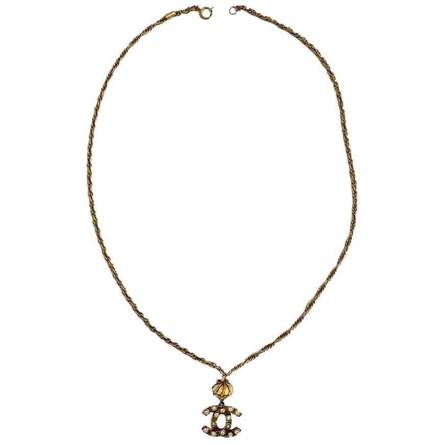 Vintage gold Tone metal CC Rhinestone Pendant Necklace 
