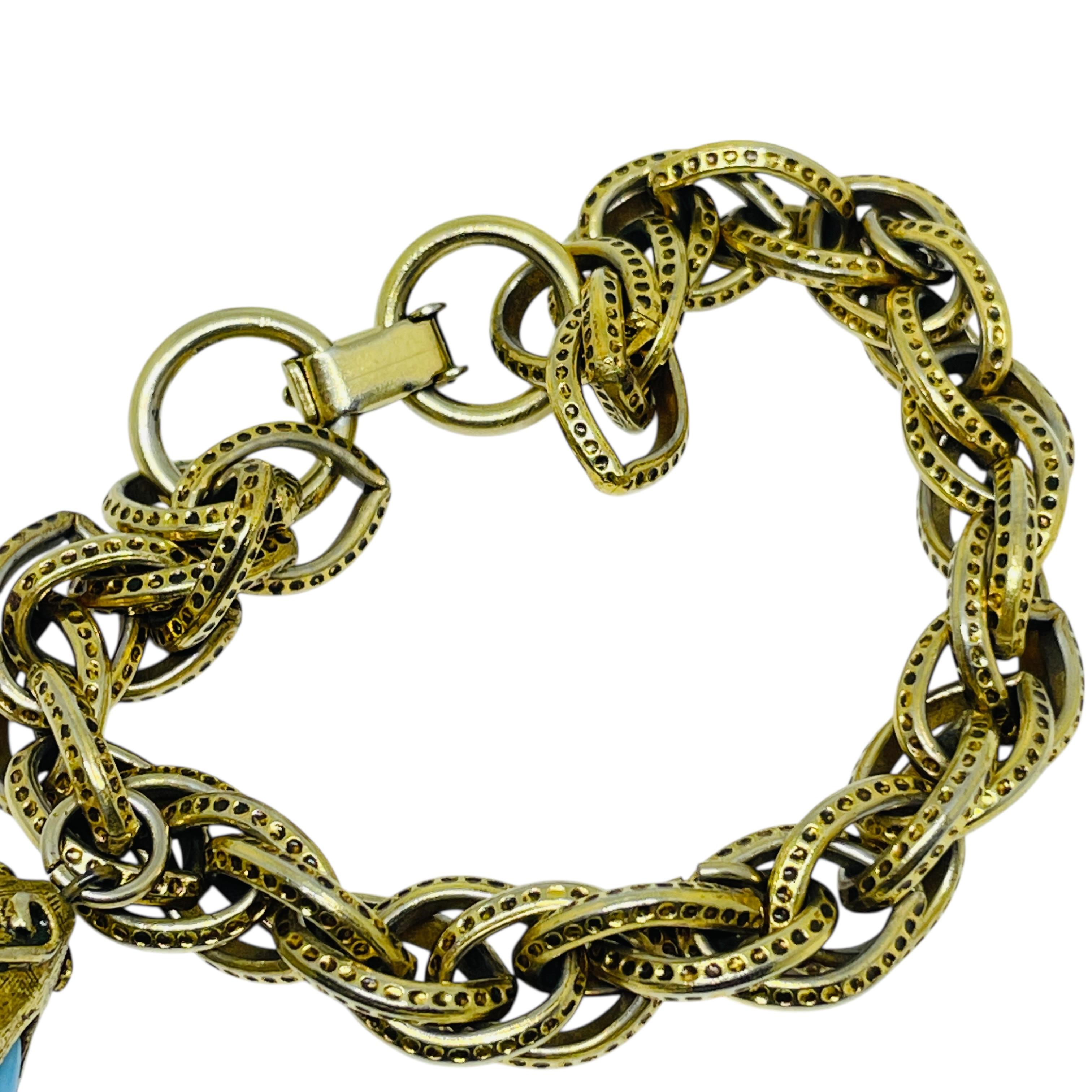 Braccialetto d'epoca con catena di charme in finto turchese in vetro lattiginoso In condizioni buone in vendita a Palos Hills, IL