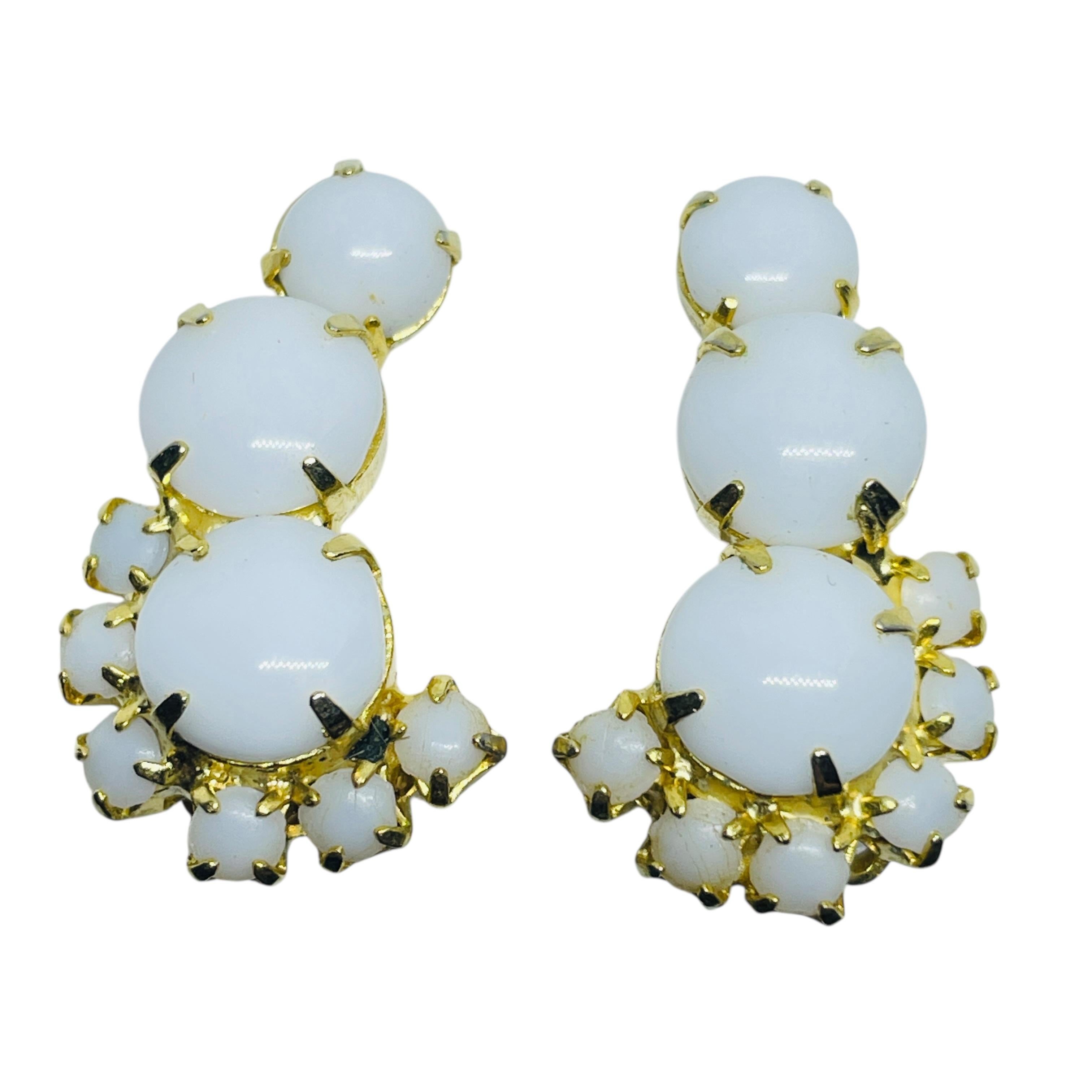 Orecchini a clip d
epoca in vetro lattiginoso con strass di design