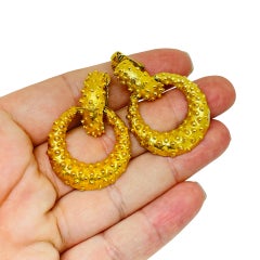 Vintage gold tone modernist door knocker designer clip on earrings