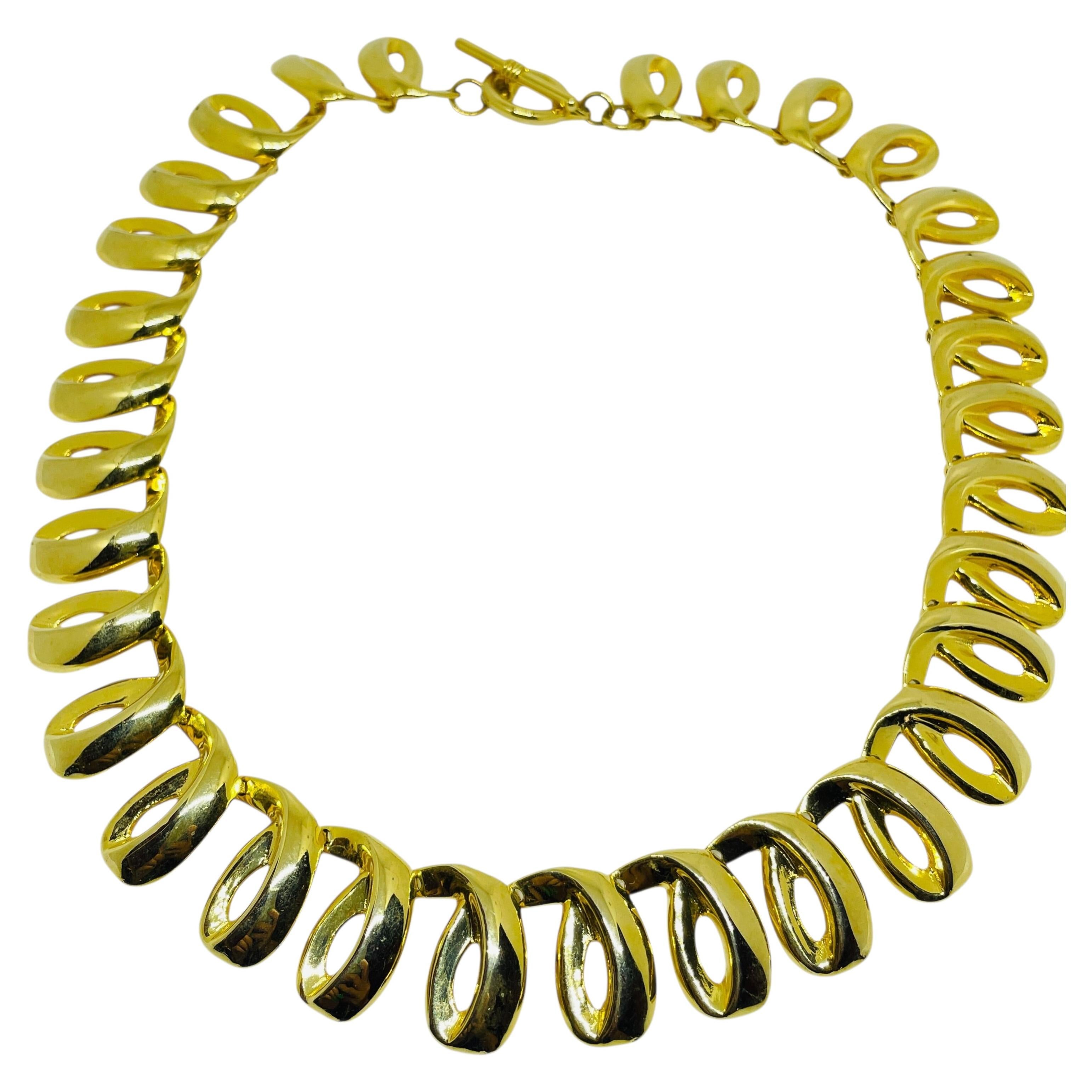 Collana modernista d'epoca con chiusura ad alamari e catena di design