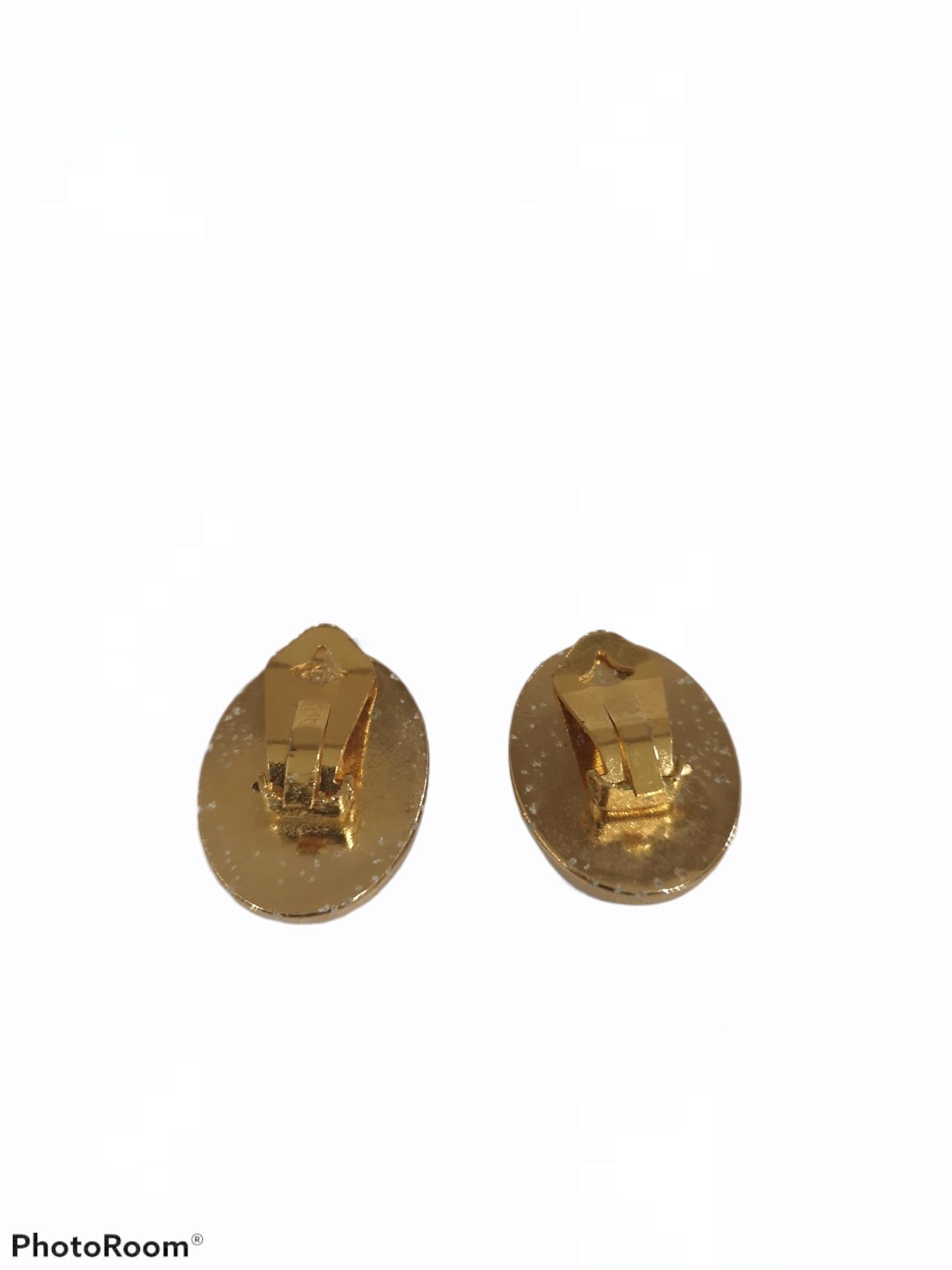 Women's Vintage gold tone multicoloured clip on earrings 