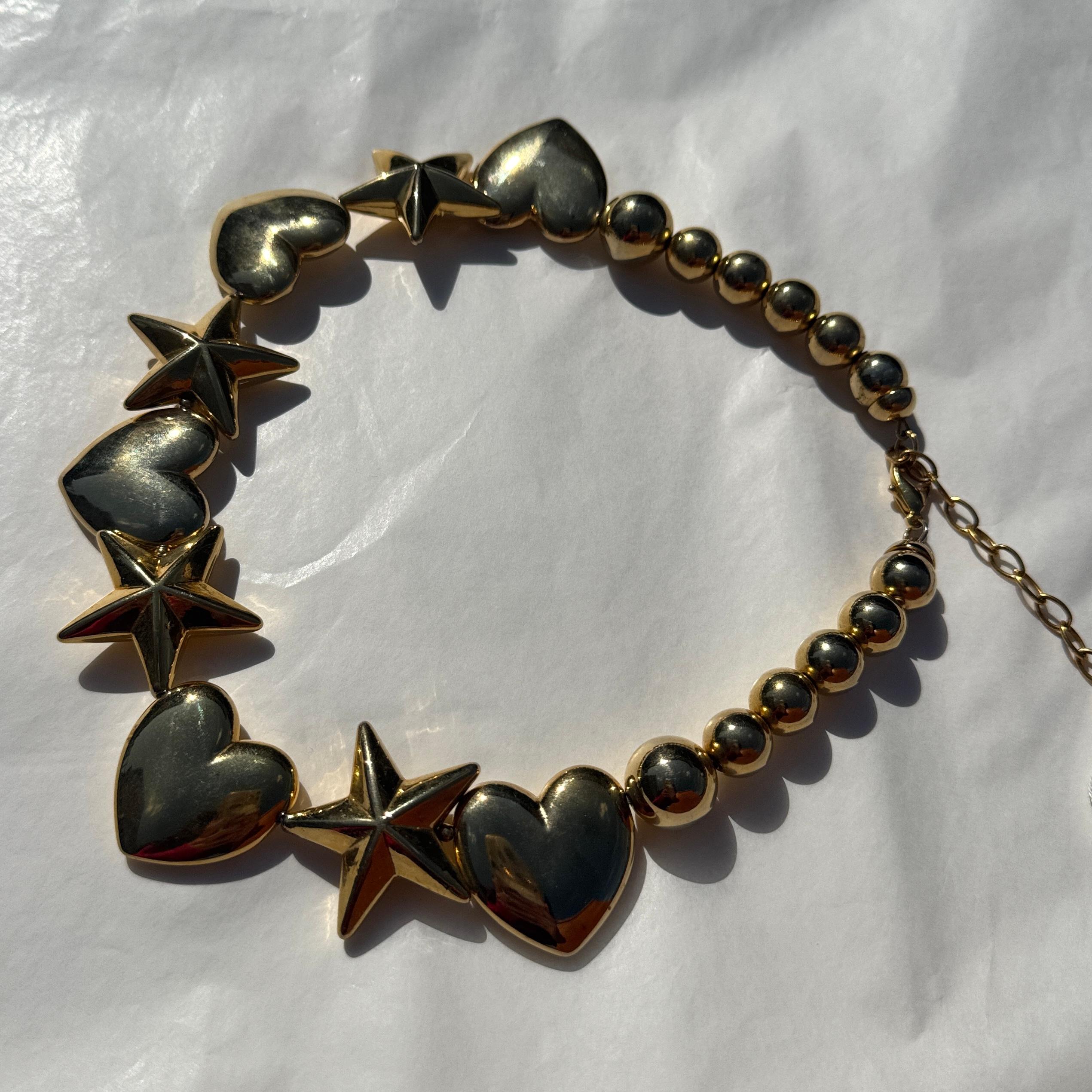 Vintage Gold-Tone Necklace with Hearts and Stars In Good Condition For Sale In Milano, IT
