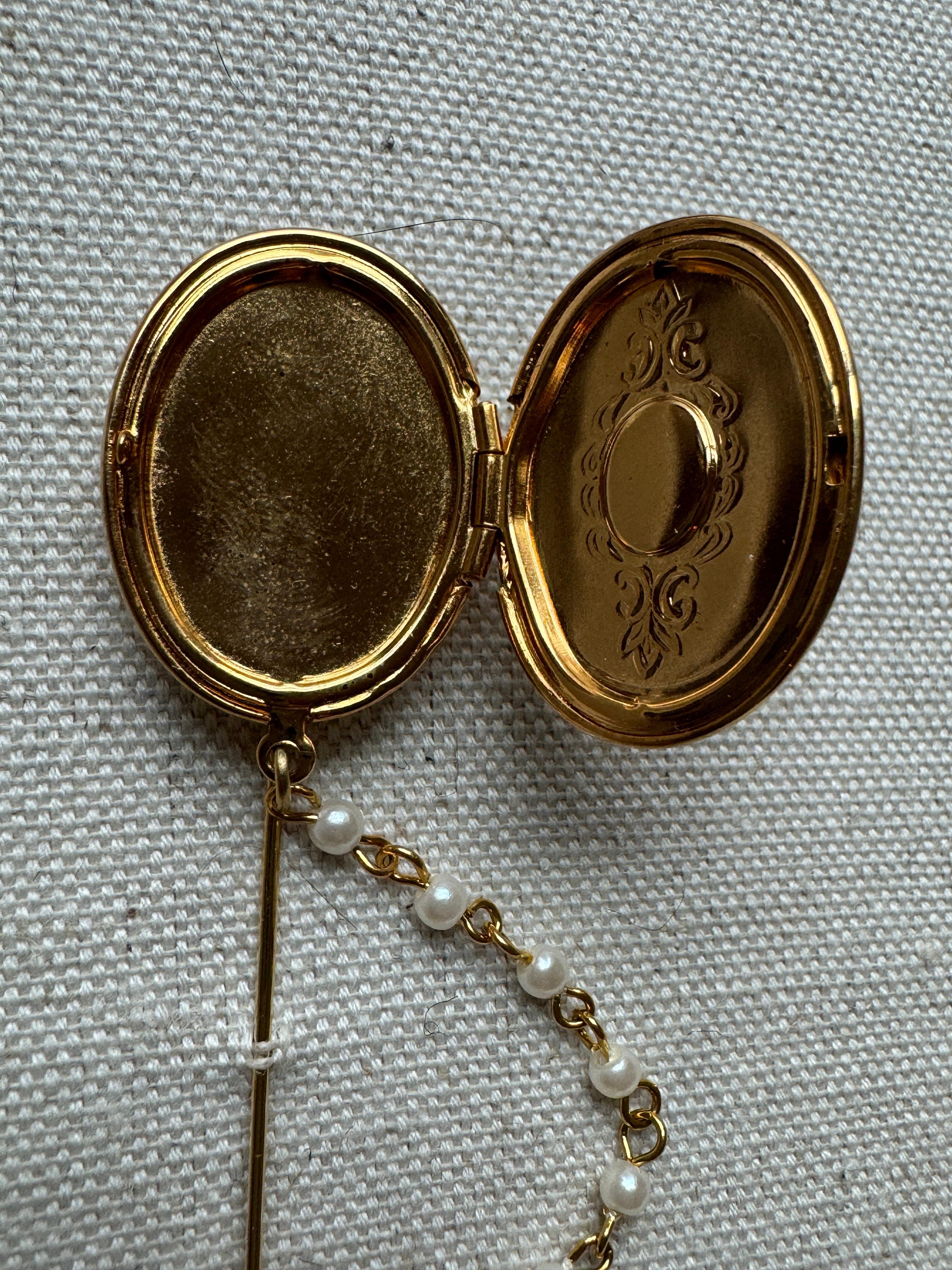 Oval Cut Vintage Gold Tone Oval Locket Lapel Pin with Pearl Chain For Sale