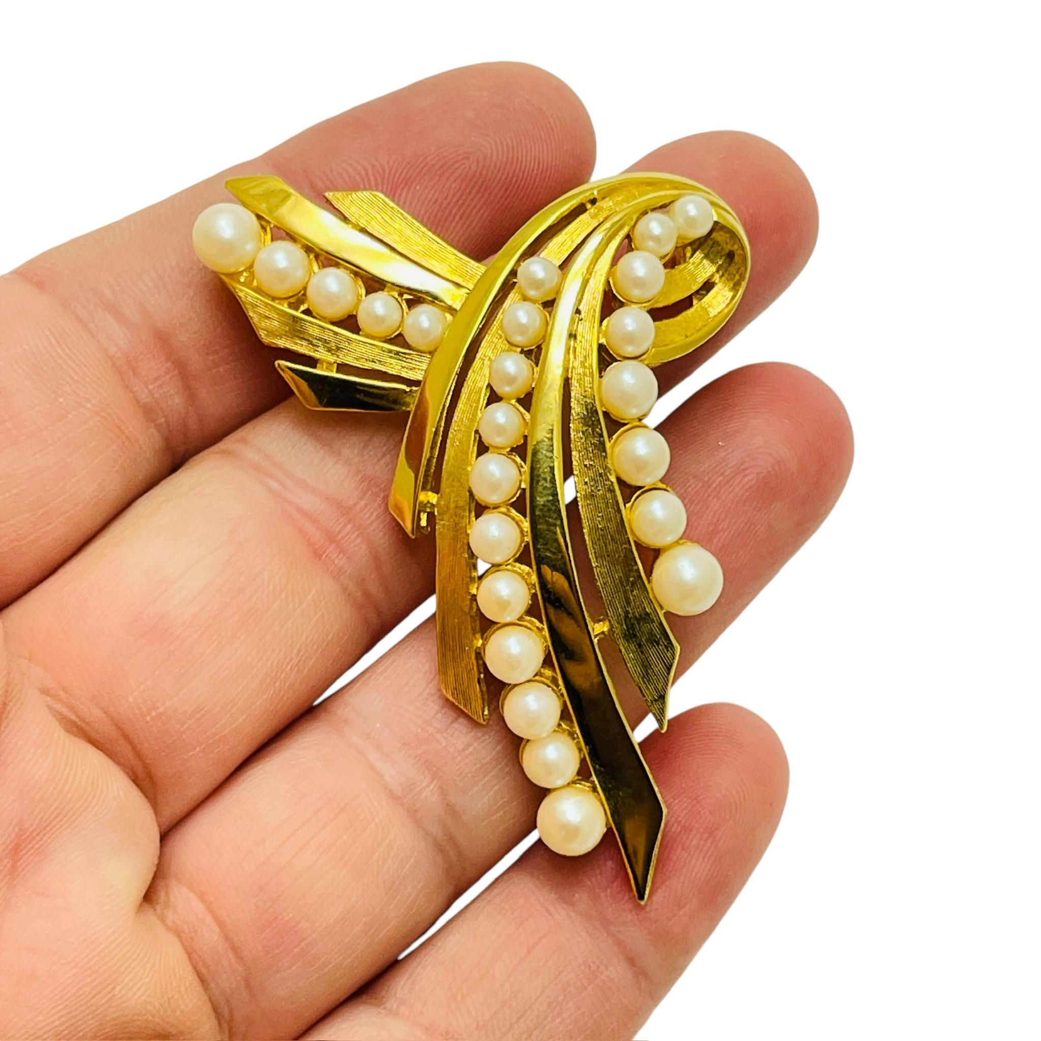 De las mujeres Broche vintage de diseño con perlas en tono dorado en venta