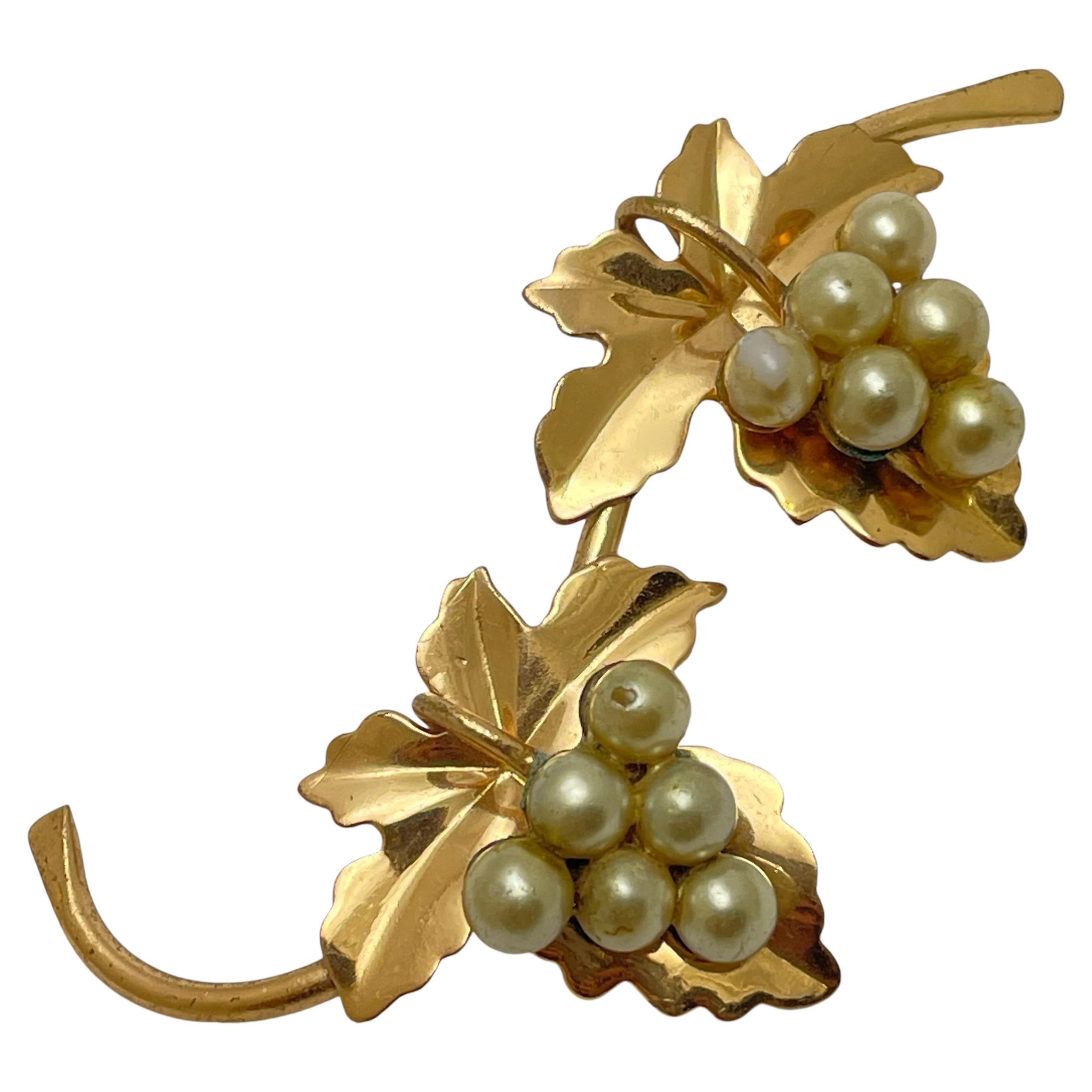 Vintage gold tone pearl grapes brooch