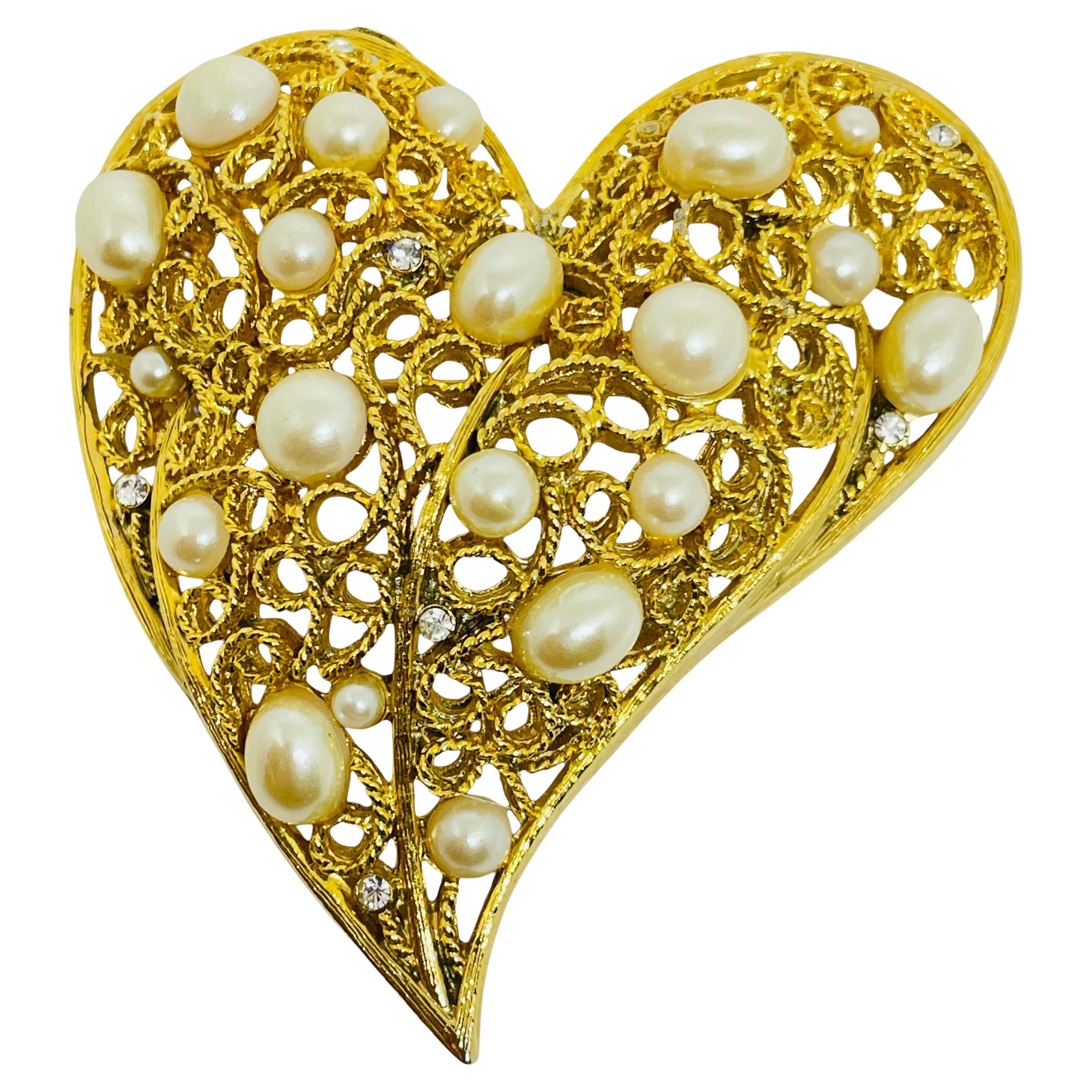Vintage Gold Ton Perle massiv Herz Designer Brosche im Angebot
