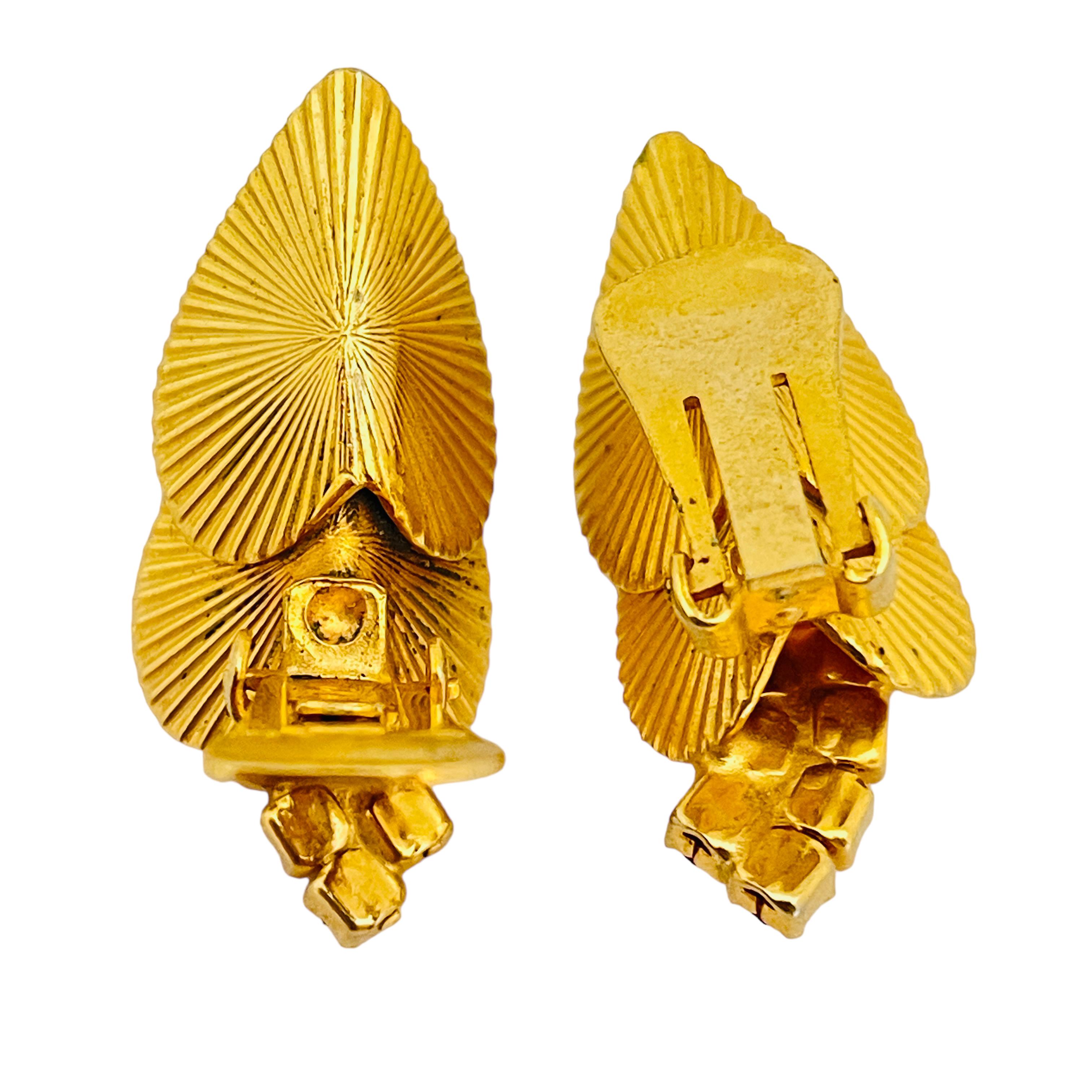 Orecchini a clip d'epoca con perle rosa e strass di design In condizioni buone in vendita a Palos Hills, IL