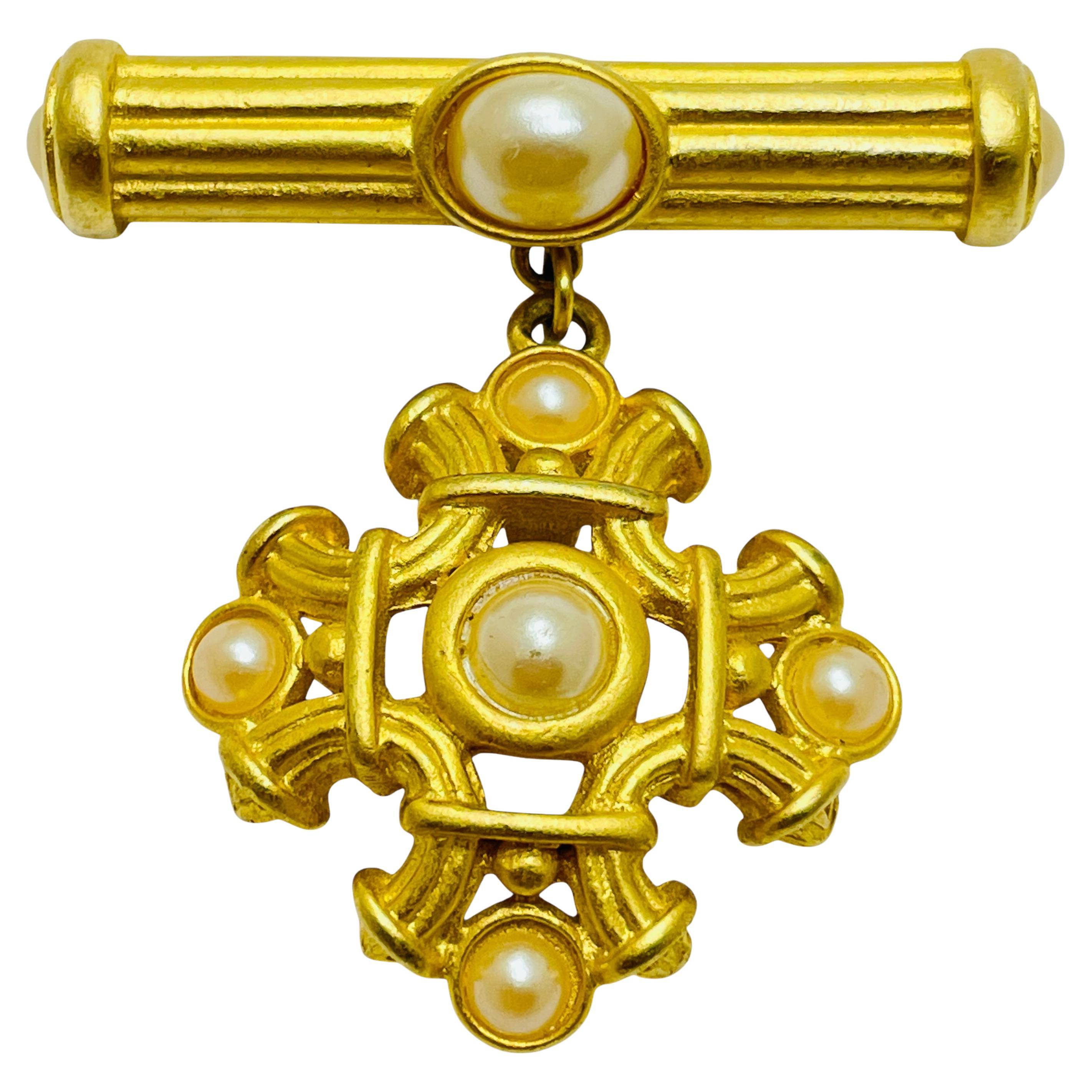 Vintage gold tone pearls maltese cross dangle designer brooch