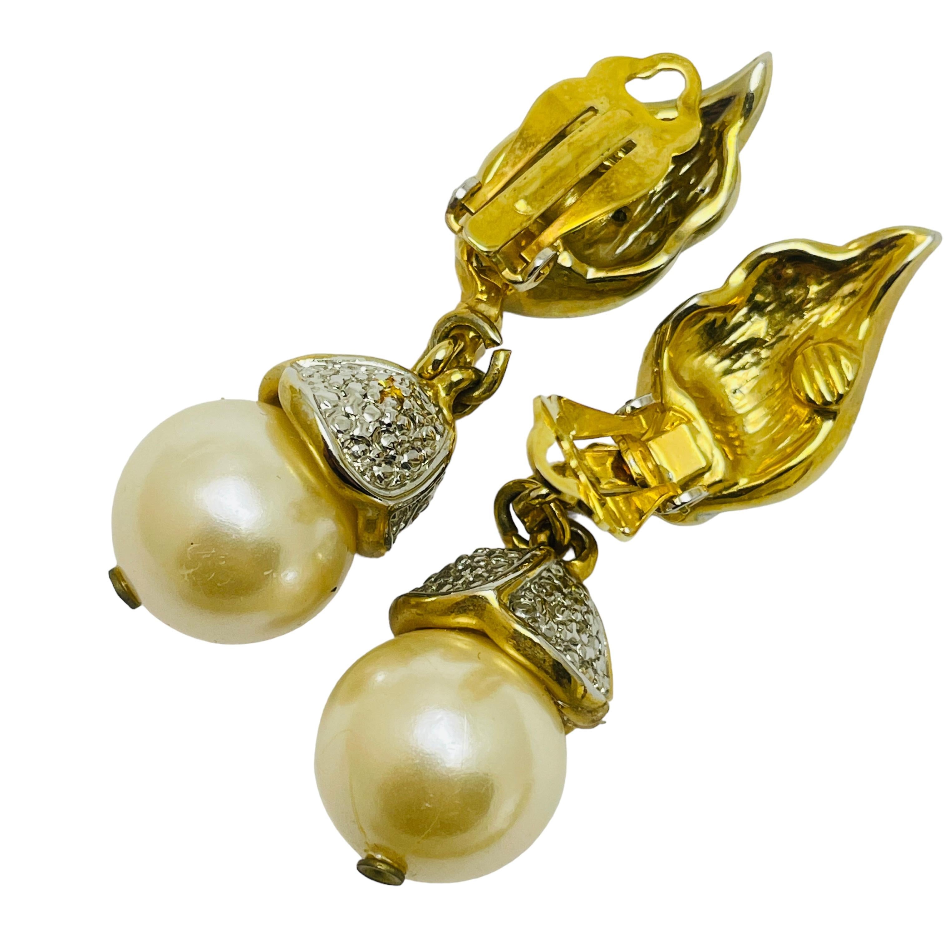 Vintage Gold Ton Perlen Strass baumeln Designer Clip auf Ohrringe im Zustand „Gut“ im Angebot in Palos Hills, IL