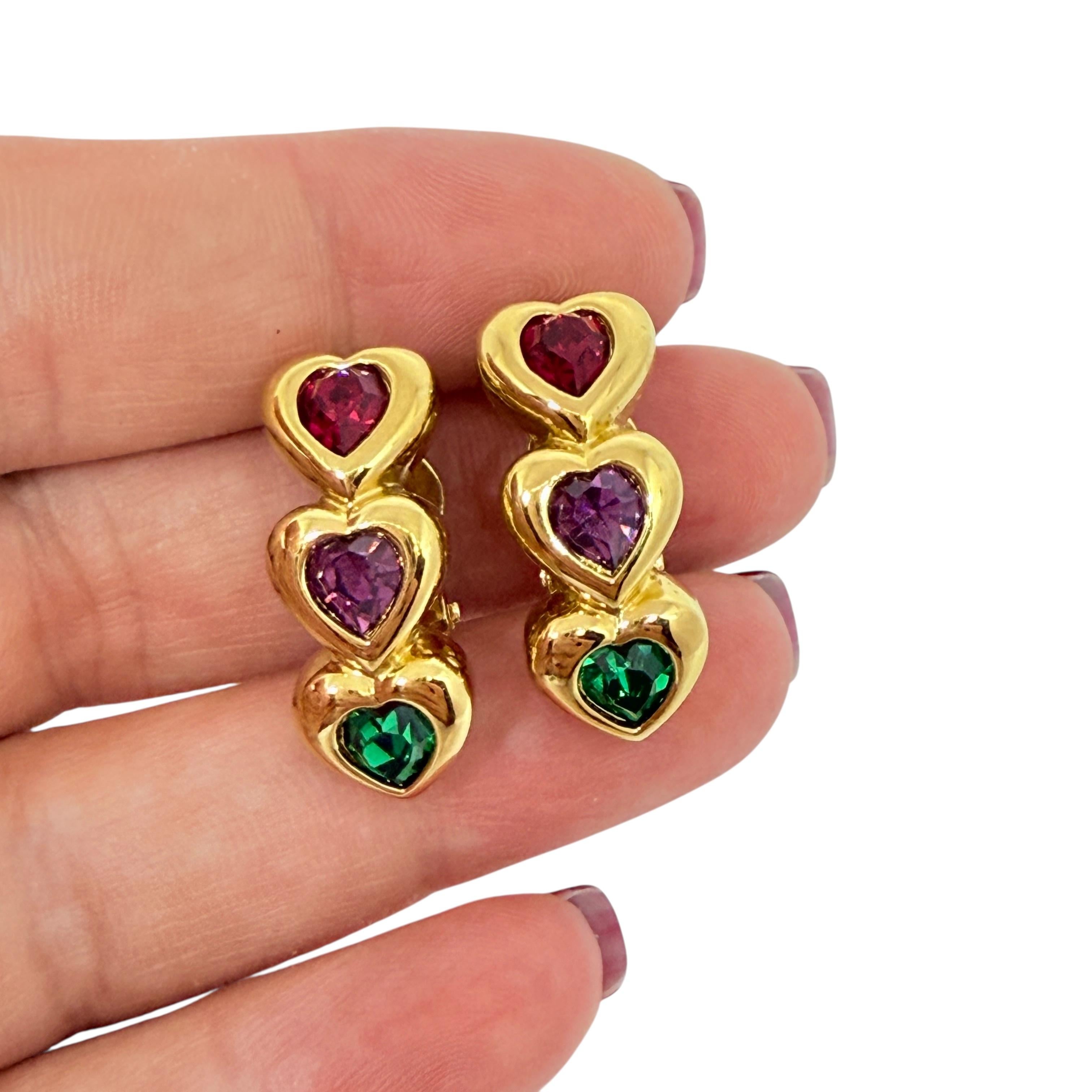 DETAILS

• unsigned

• gold tone with rhinestones 

• vintage designer earrings
 
MEASUREMENTS  

• CONDITION

•  very good vintage condition with minimal signs of wear 

 Sku 53

❤️❤️   VINTAGE DESIGNER JEWELRY   ❤️❤️

❤️❤️  ALEXANDER’S BOUTIQUE 