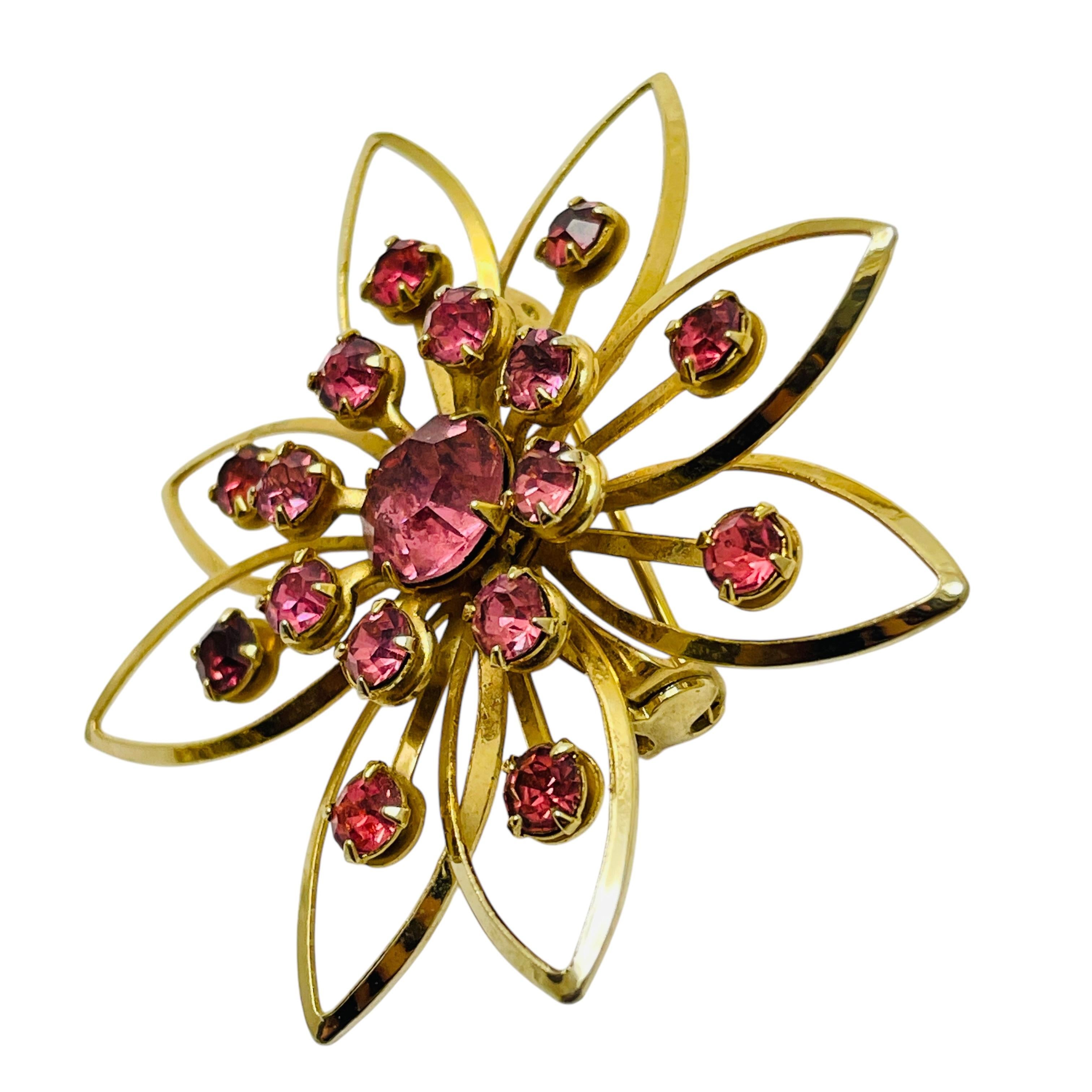 DETAILS

• unsigned  

• gold tone with rhinestones

• vintage designer brooch 

MEASUREMENTS  

• 

CONDITION

•  very good vintage condition with minimal signs of wear 

 Sku 49

❤️❤️  VINTAGE DESIGNER JEWELRY ❤️❤️

❤️❤️  ALEXANDER’S BOUTIQUE 